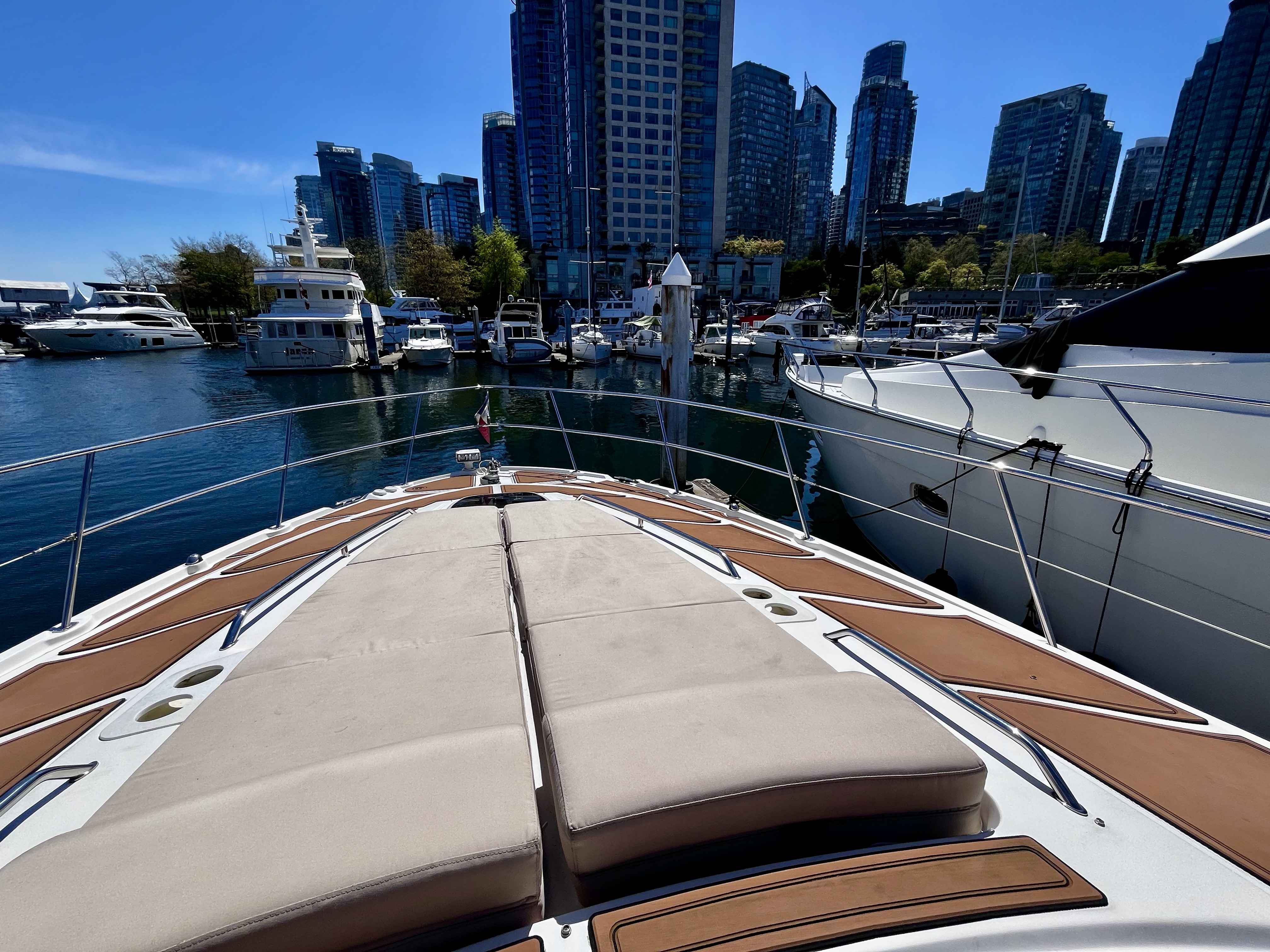Pre-Owned 2015 Sea ray 470 Sundancer for Sale | Vancouver, BC | M&P Yacht Centre | 69effbcb3127753a4002e465