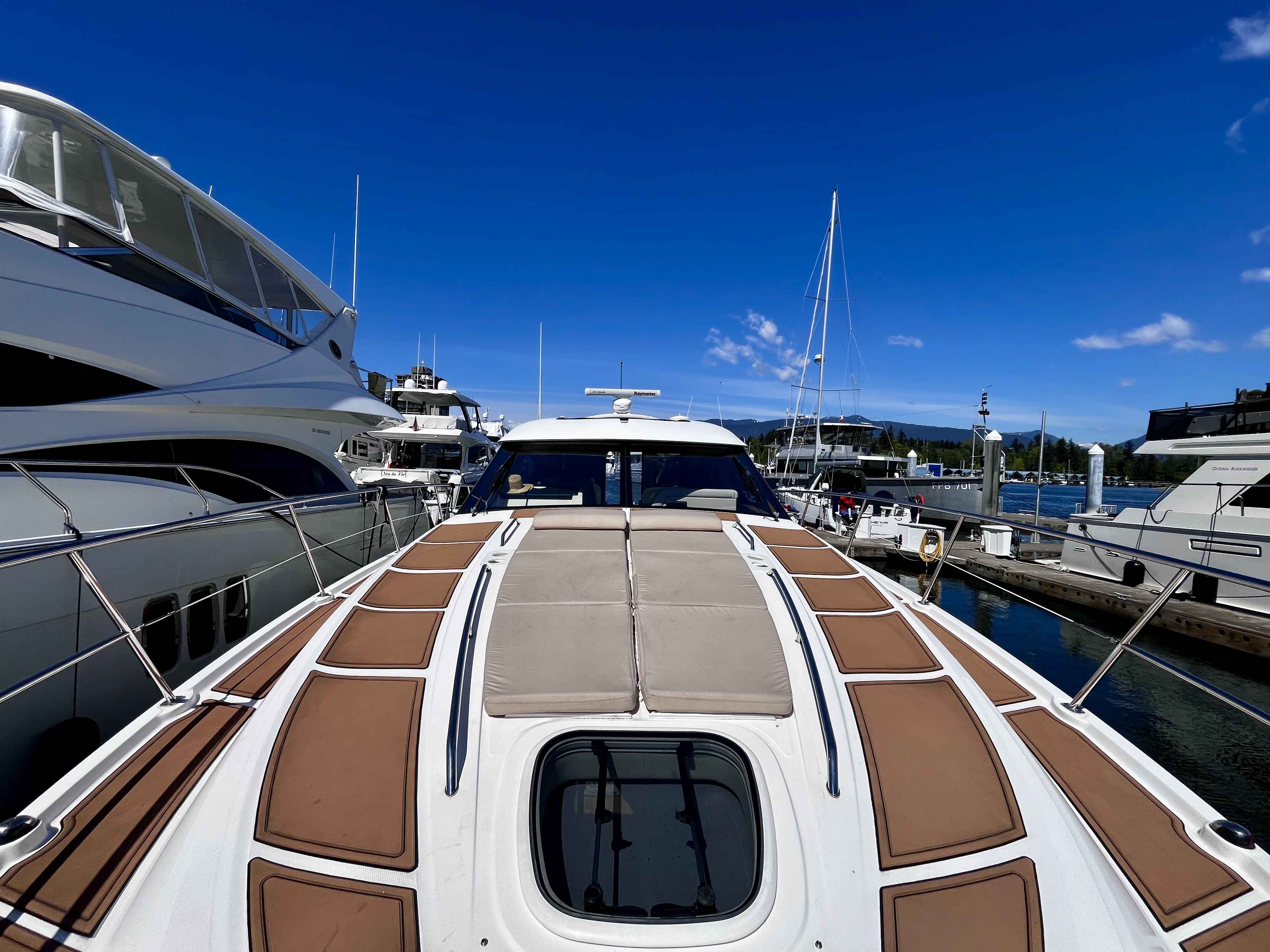 Pre-Owned 2015 Sea ray 470 Sundancer for Sale | Vancouver, BC | M&P Yacht Centre | 69effbcb3127753a4002e465
