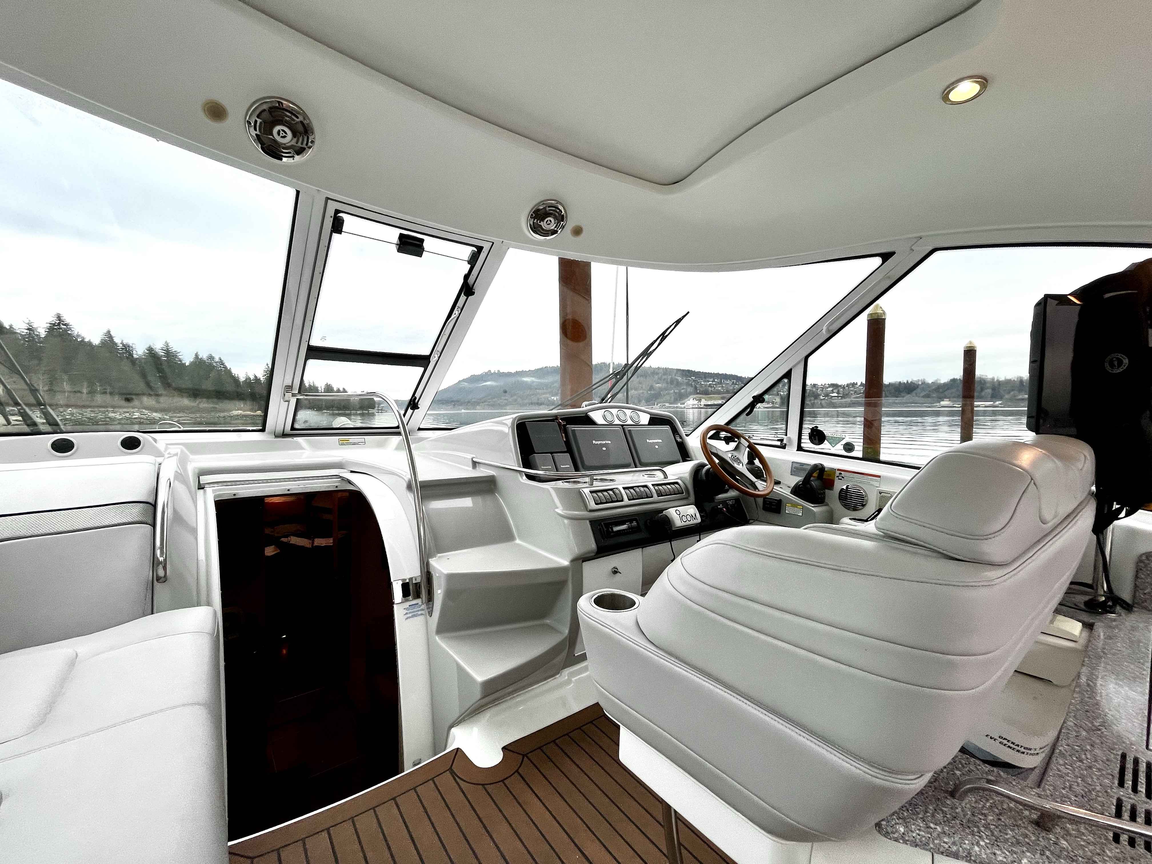 Pre-Owned 2008 Formula 45 Yacht for Sale | Vancouver, BC | M&P Yacht Centre | 65dd3a441a2242300b02e968