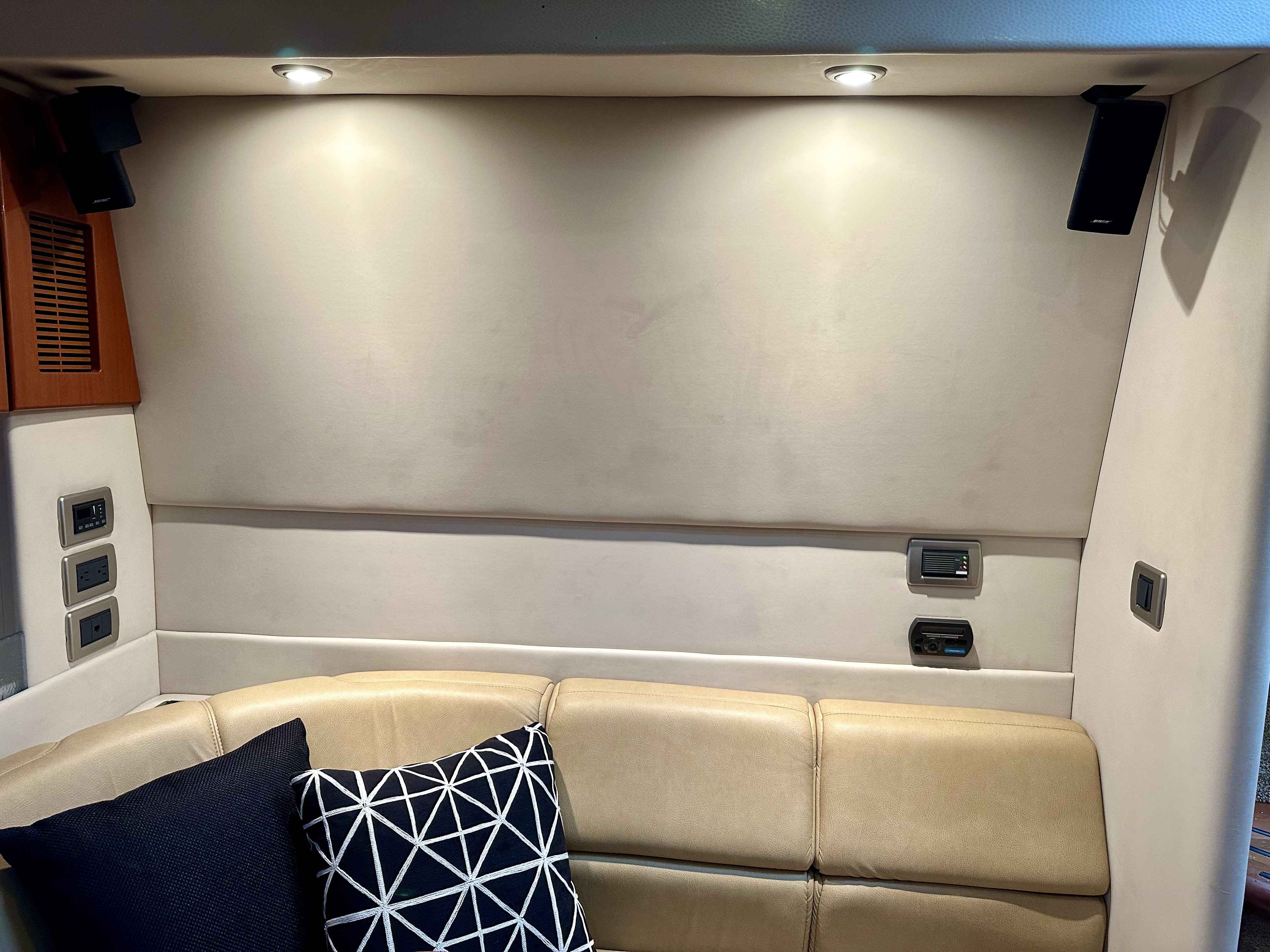 Pre-Owned 2008 Formula 45 Yacht for Sale | Vancouver, BC | M&P Yacht Centre | 65dd3a441a2242300b02e968