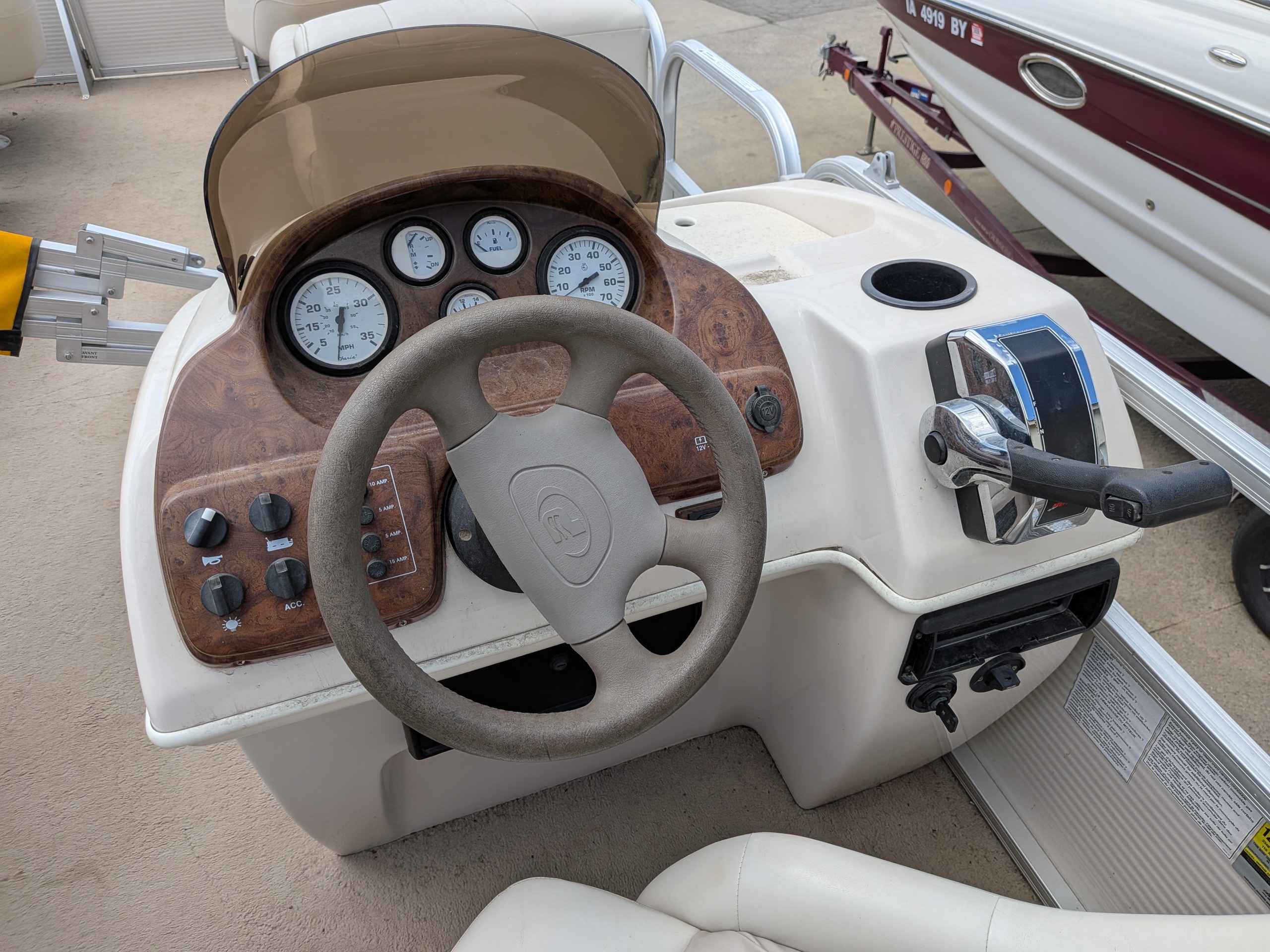 boat-carouselImage-image