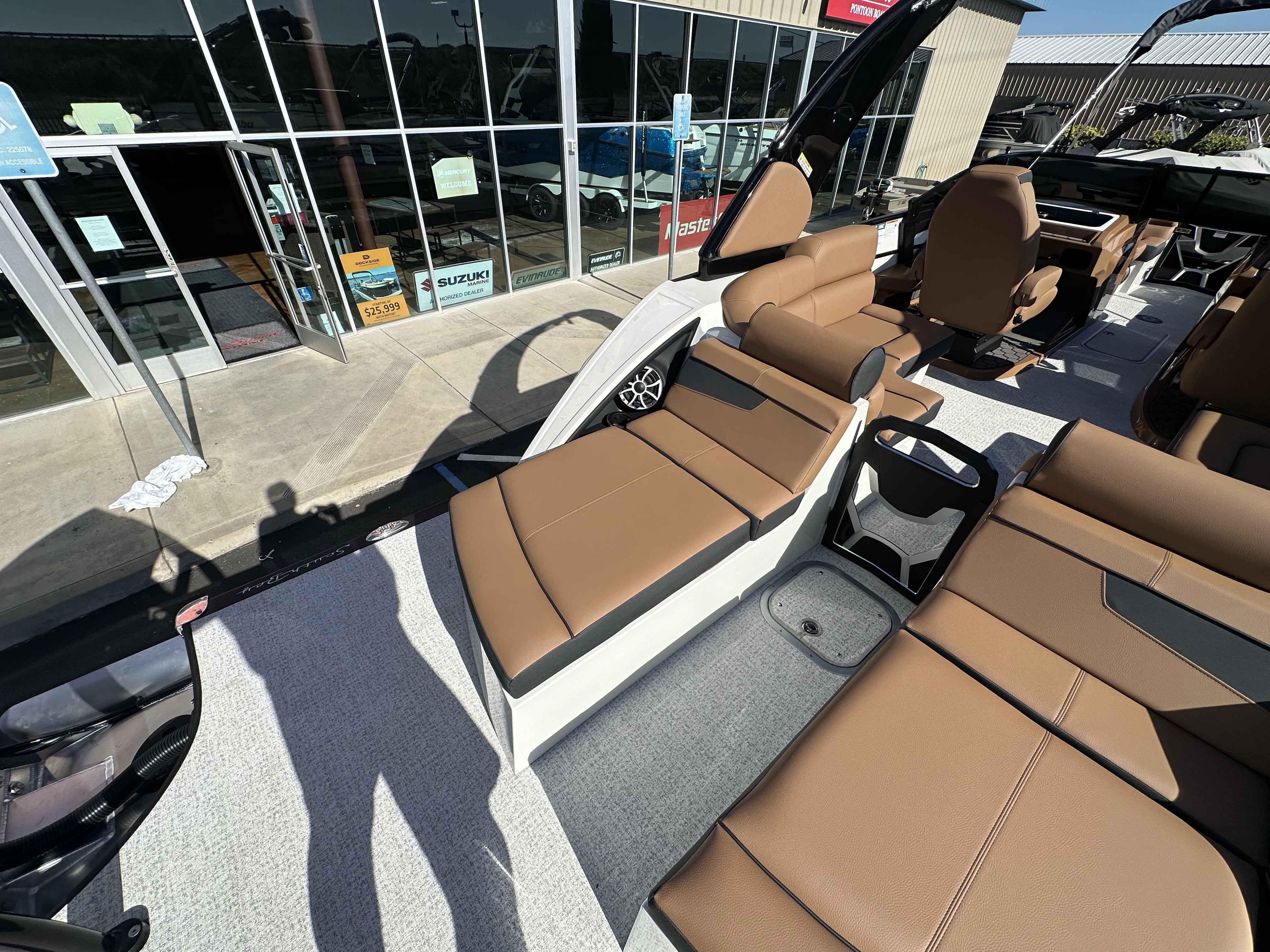 2026 South Bay 25 Sport SL9 DC w/ Arch-36