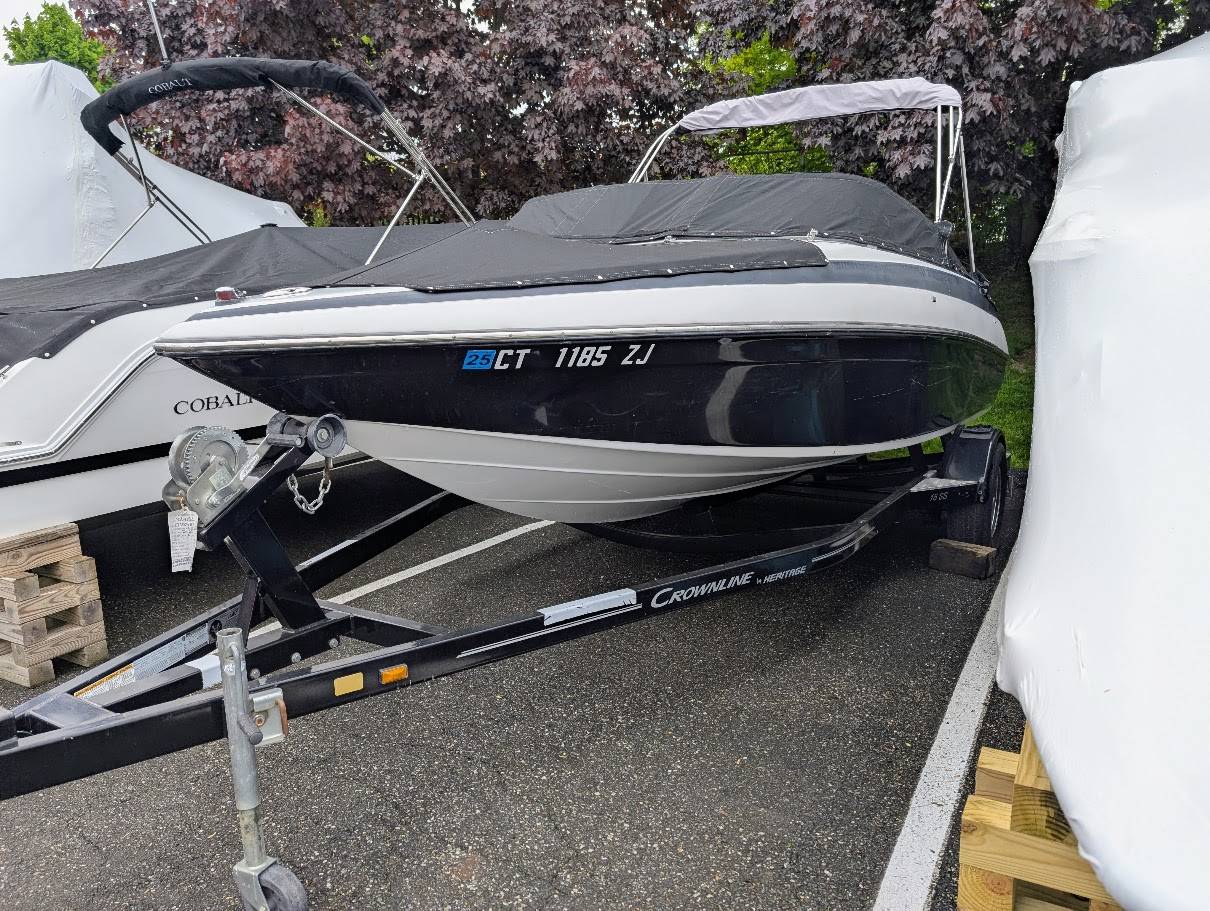 2012 CROWNLINE 18SS0 Boat