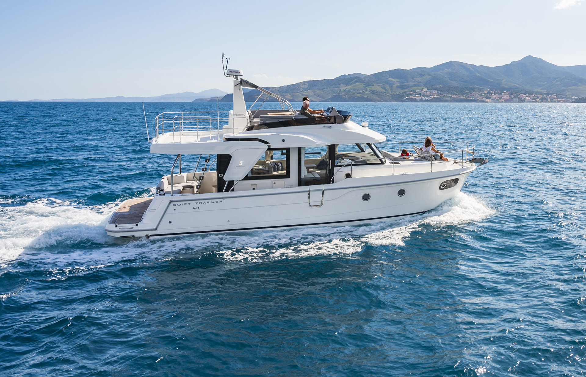 2027 Beneteau Swift Trawler 41 Fly
