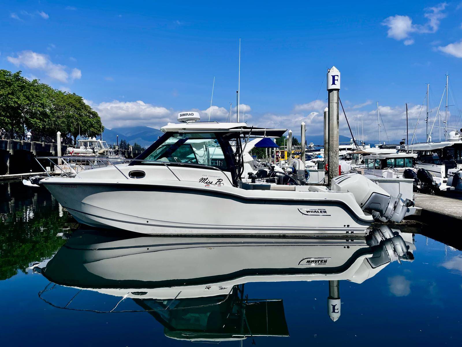 2023 Boston Whaler 285 Conquest0