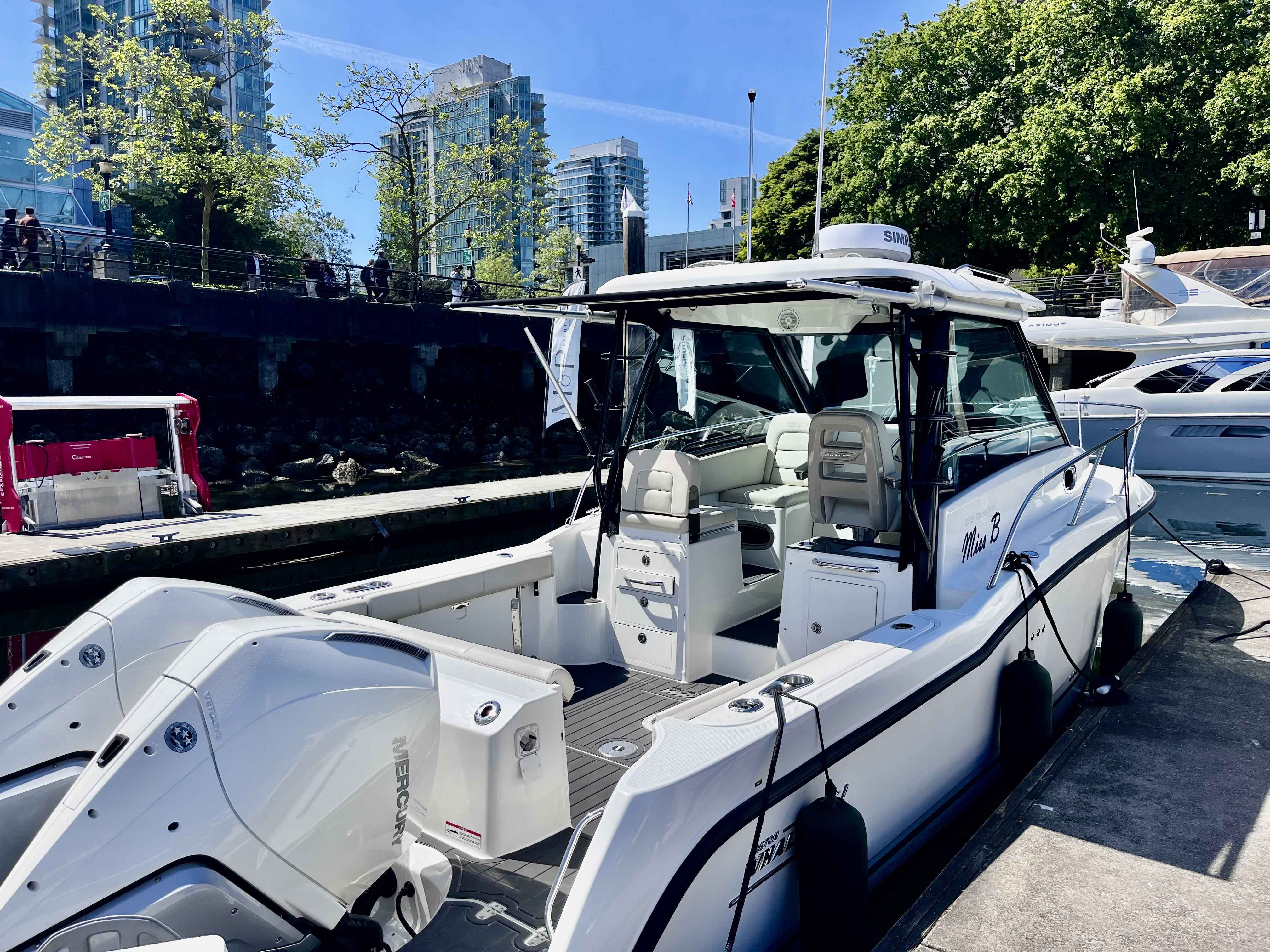 Pre-Owned 2023 Boston whaler 285 Conquest for Sale | Vancouver, BC | M&P Yacht Centre | 685961aa1b0afcba3a041cd8