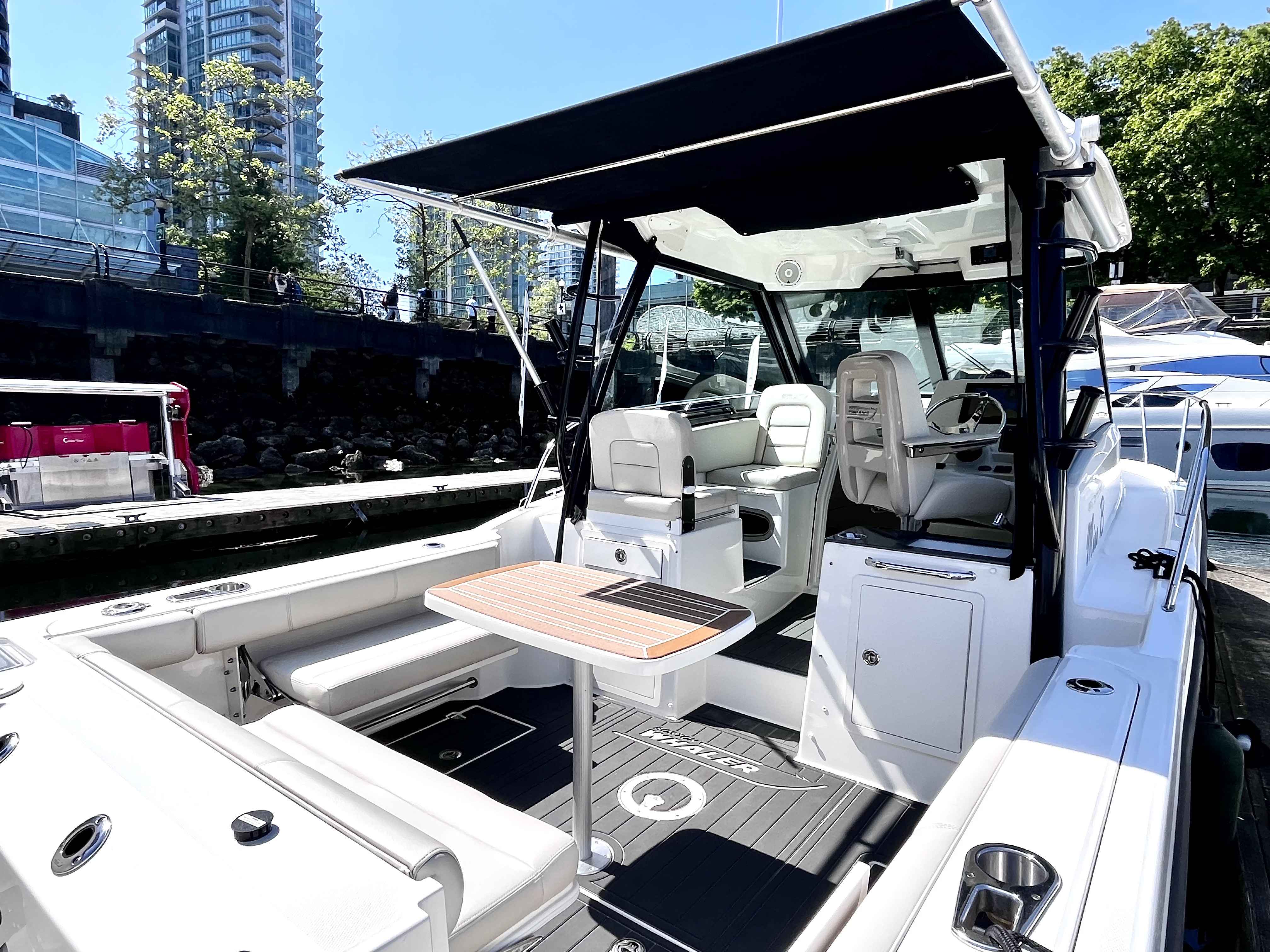 Pre-Owned 2023 Boston whaler 285 Conquest for Sale | Vancouver, BC | M&P Yacht Centre | 685961aa1b0afcba3a041cd8