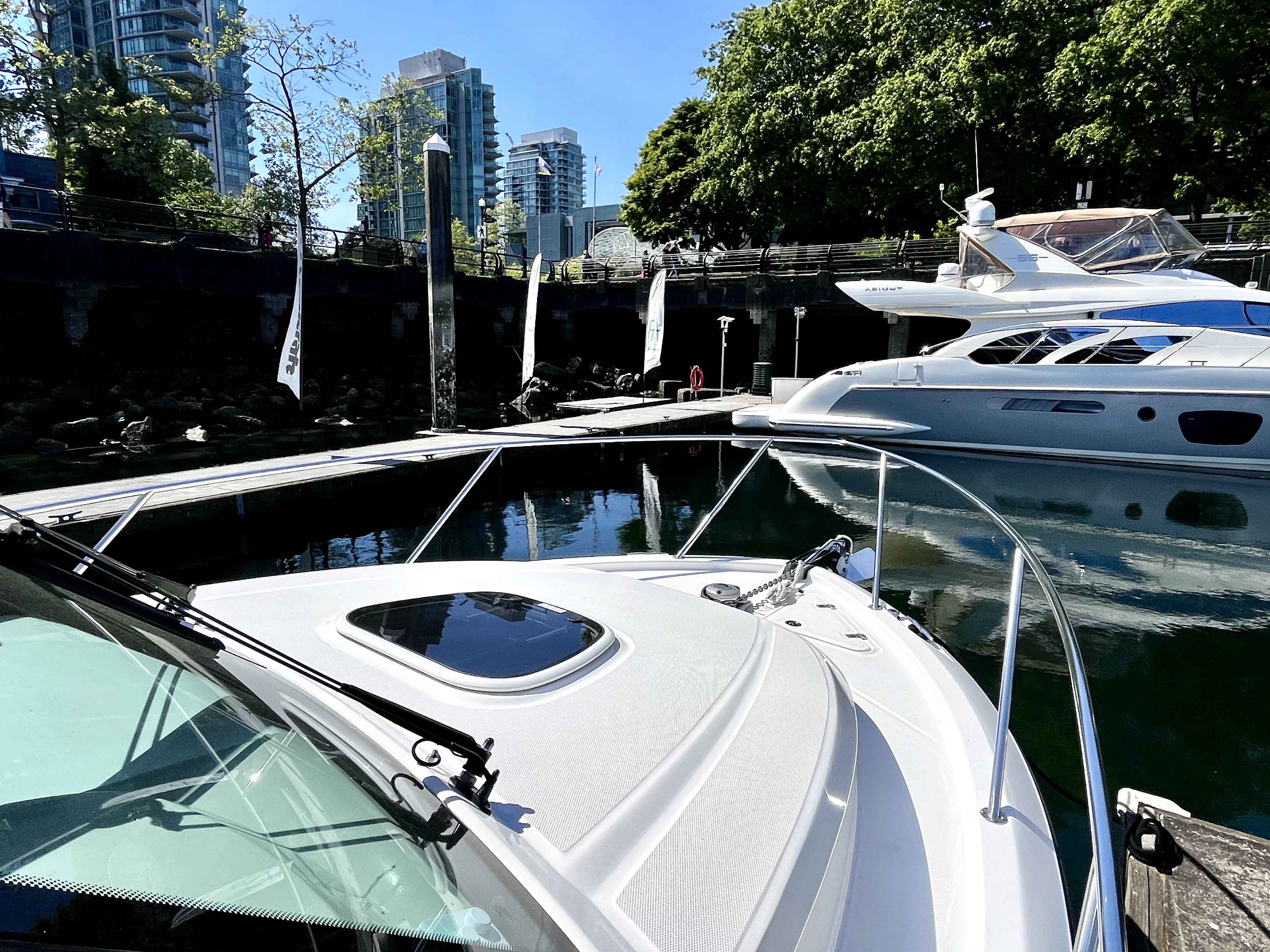 Pre-Owned 2023 Boston whaler 285 Conquest for Sale | Vancouver, BC | M&P Yacht Centre | 685961aa1b0afcba3a041cd8