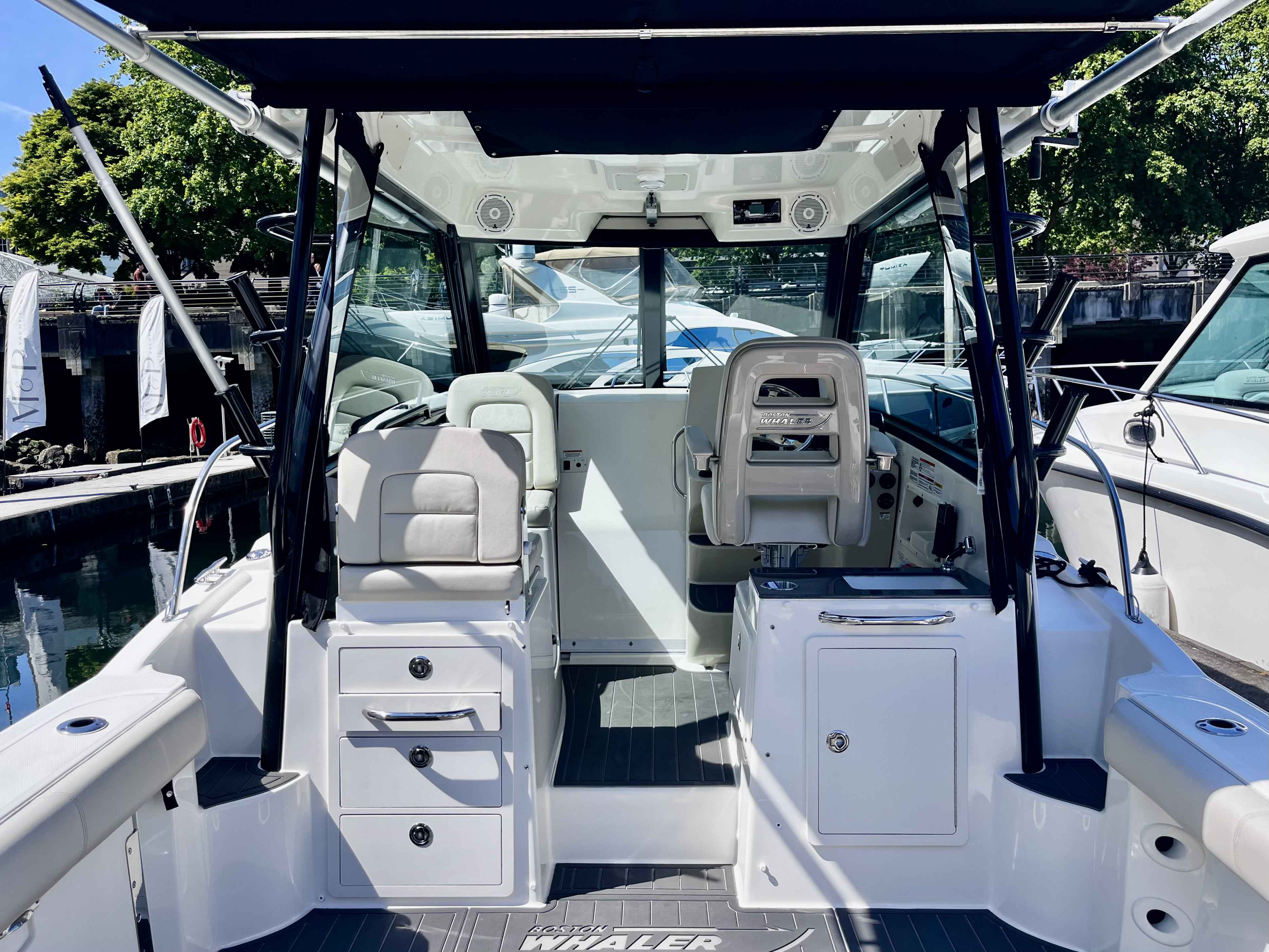 Pre-Owned 2023 Boston whaler 285 Conquest for Sale | Vancouver, BC | M&P Yacht Centre | 685961aa1b0afcba3a041cd8