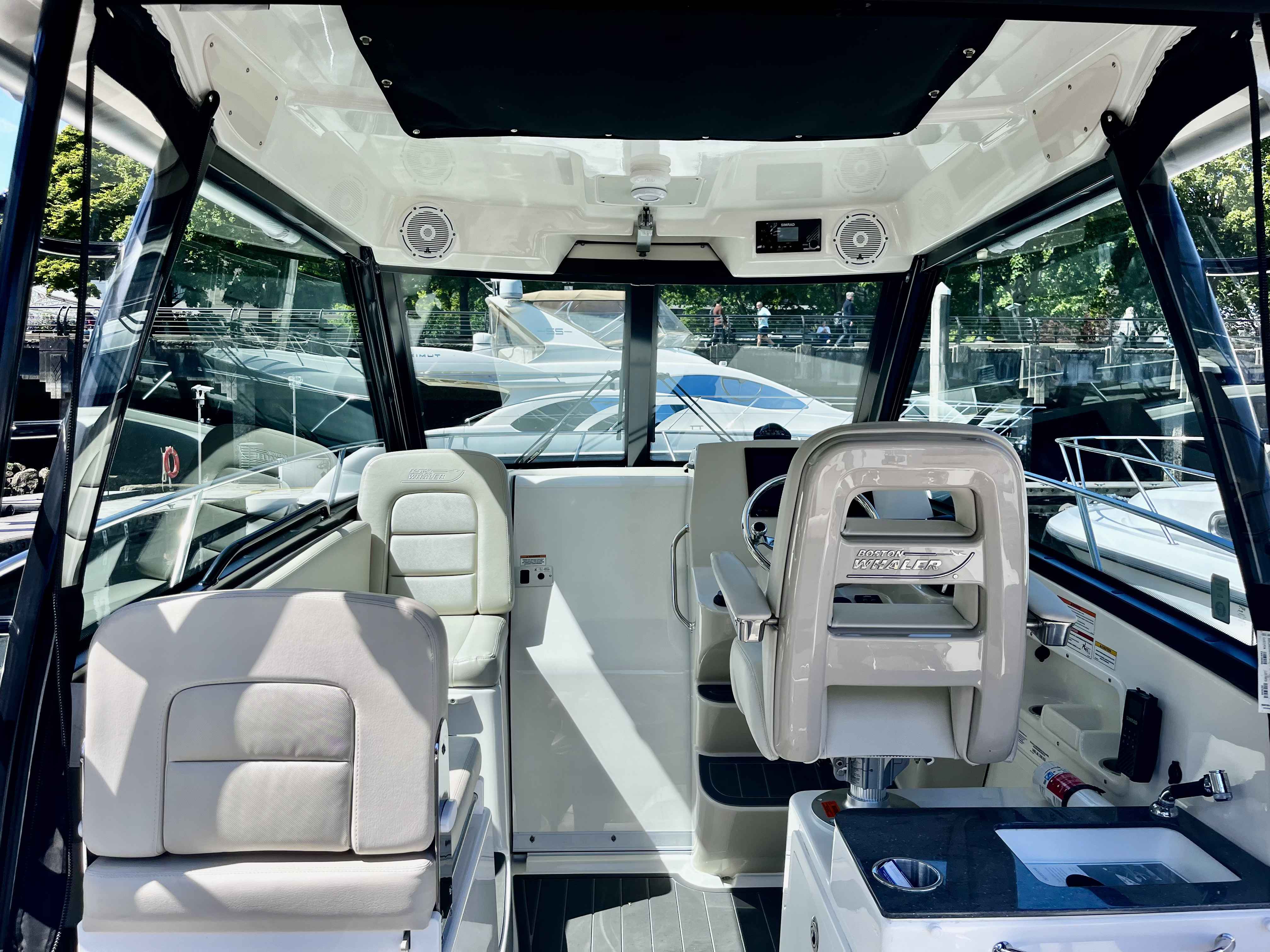 Pre-Owned 2023 Boston whaler 285 Conquest for Sale | Vancouver, BC | M&P Yacht Centre | 685961aa1b0afcba3a041cd8