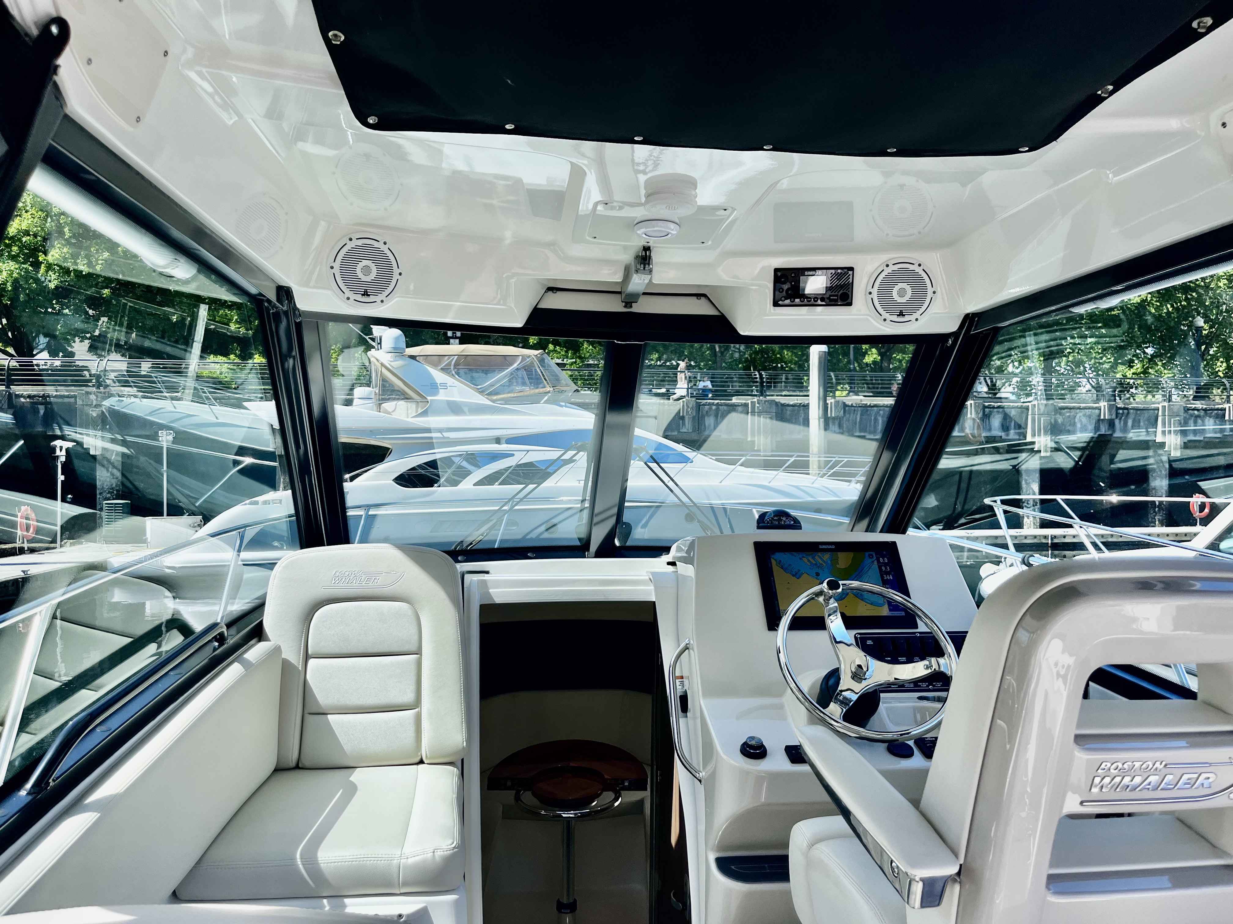 Pre-Owned 2023 Boston whaler 285 Conquest for Sale | Vancouver, BC | M&P Yacht Centre | 685961aa1b0afcba3a041cd8
