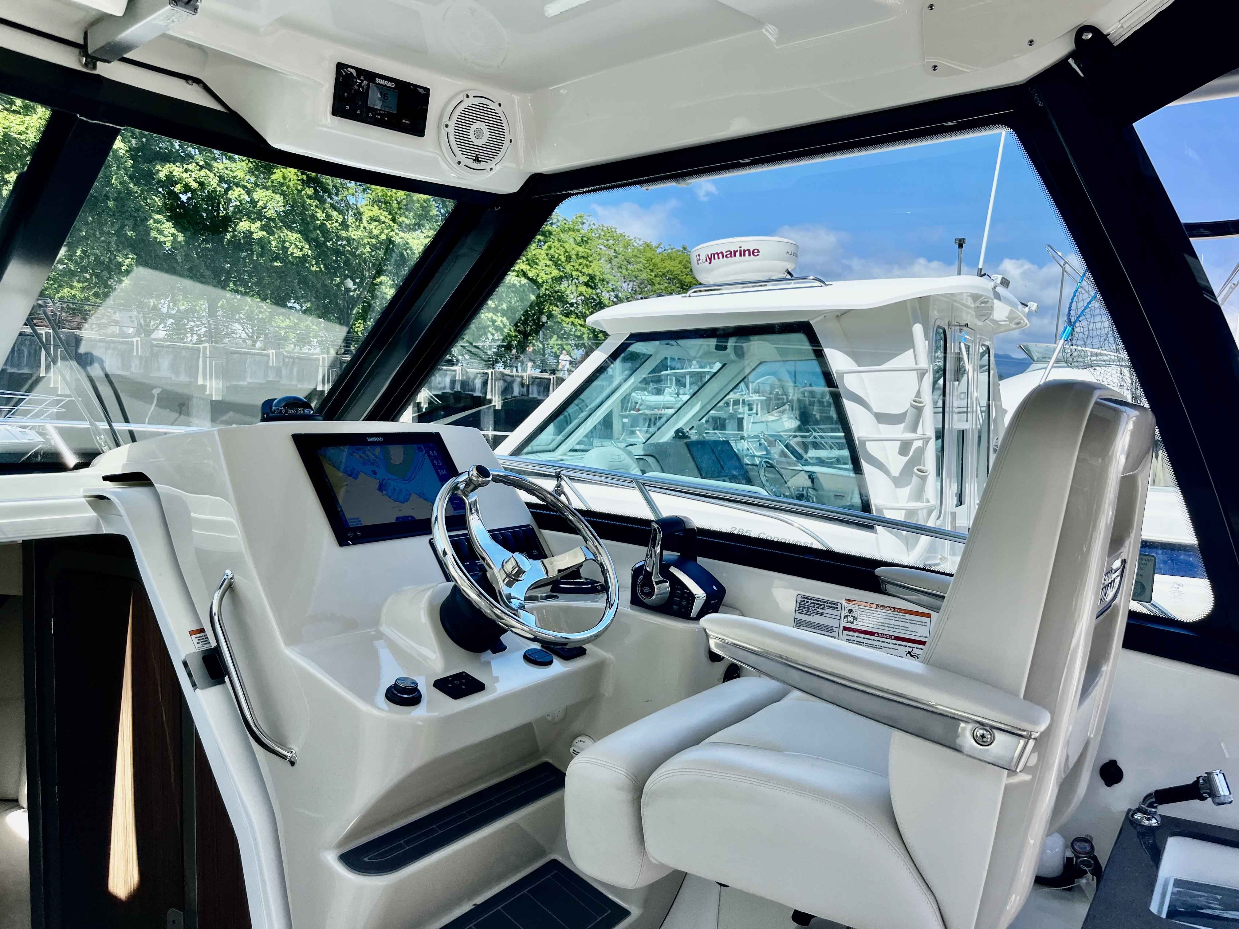 Pre-Owned 2023 Boston whaler 285 Conquest for Sale | Vancouver, BC | M&P Yacht Centre | 685961aa1b0afcba3a041cd8