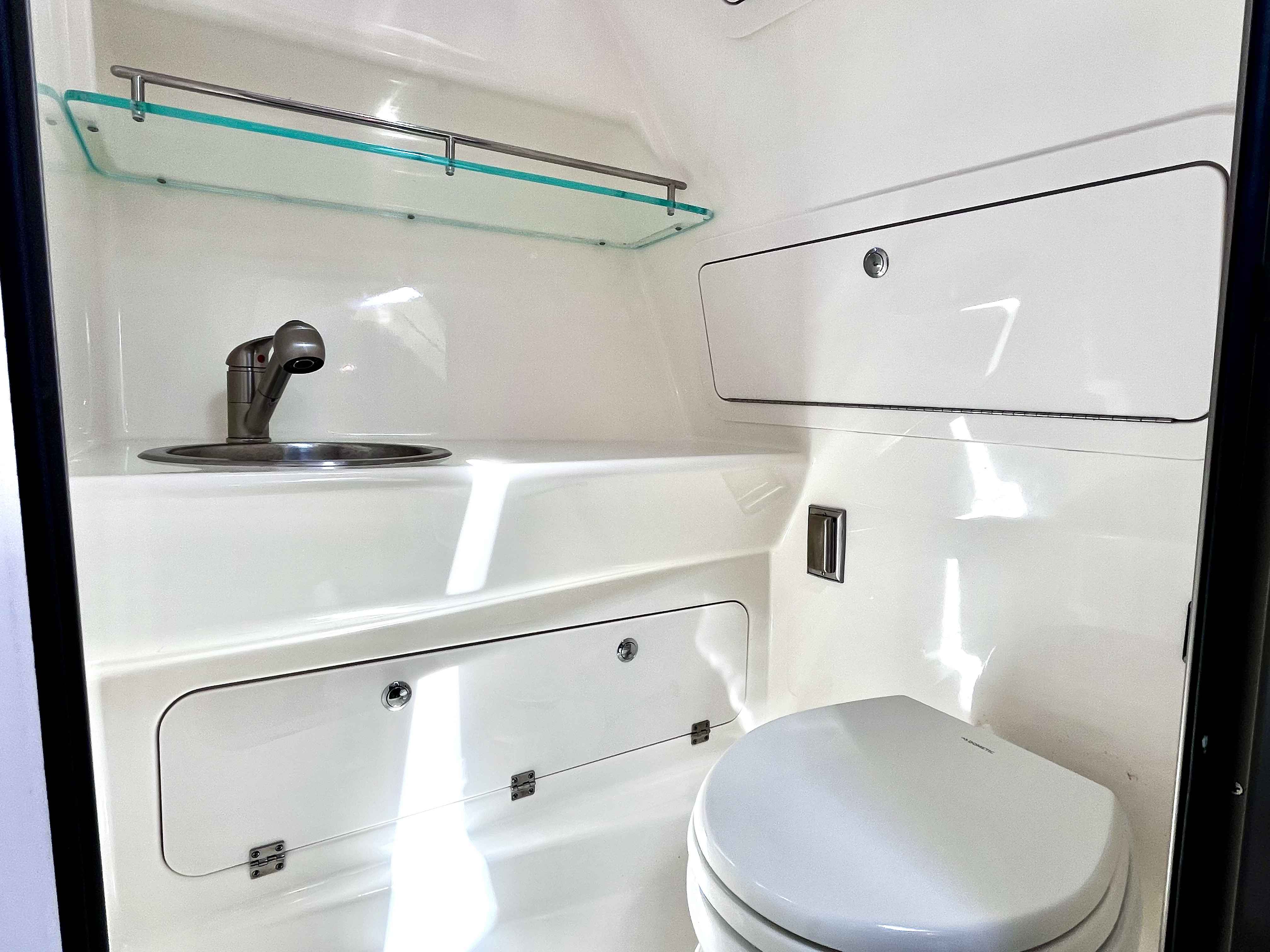 Pre-Owned 2023 Boston whaler 285 Conquest for Sale | Vancouver, BC | M&P Yacht Centre | 685961aa1b0afcba3a041cd8