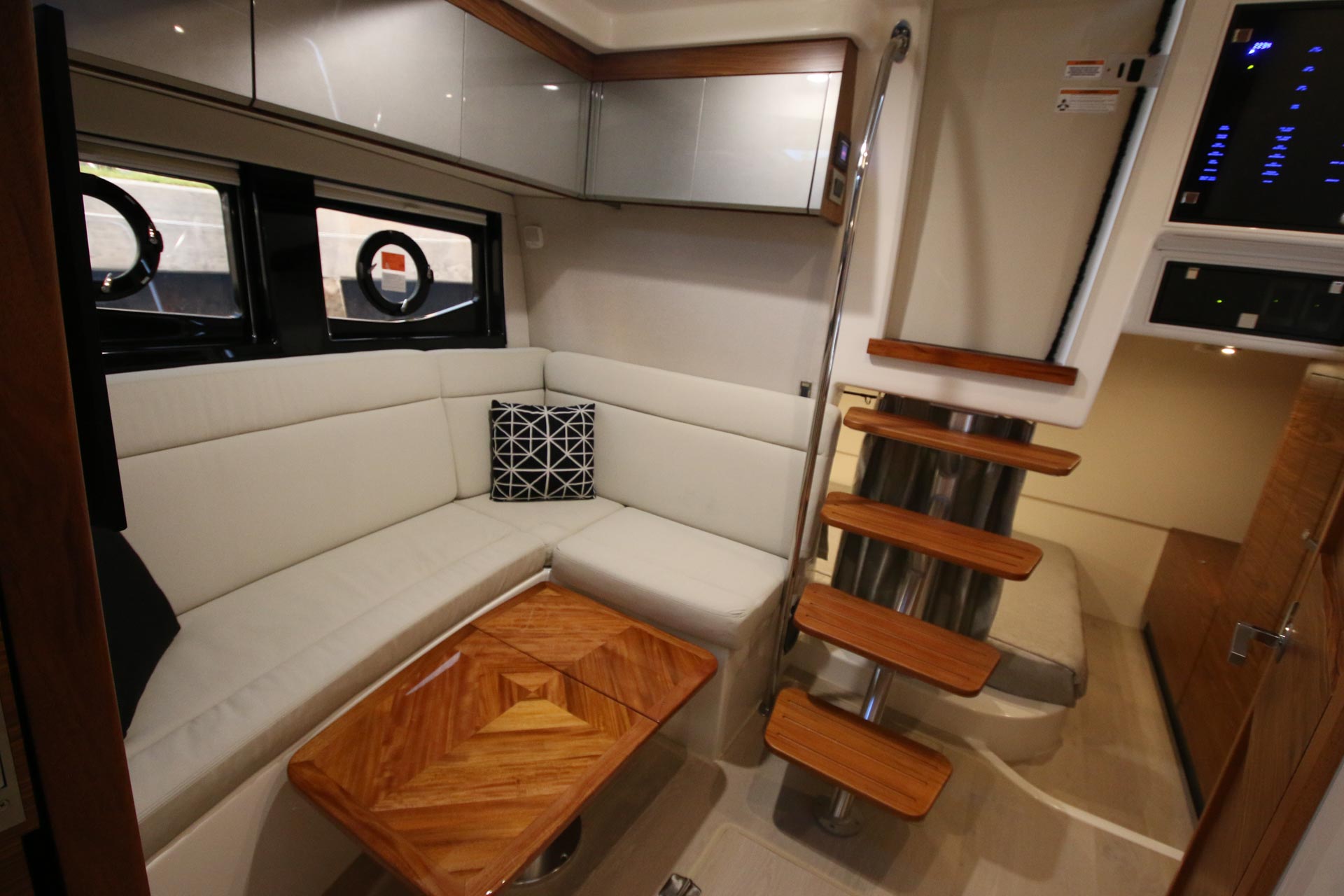 New 2027 Boston whaler 405 Conquest Pilothouse for Sale | Vancouver, BC | M&P Yacht Centre | 6a17d0f751d795aab70d935e