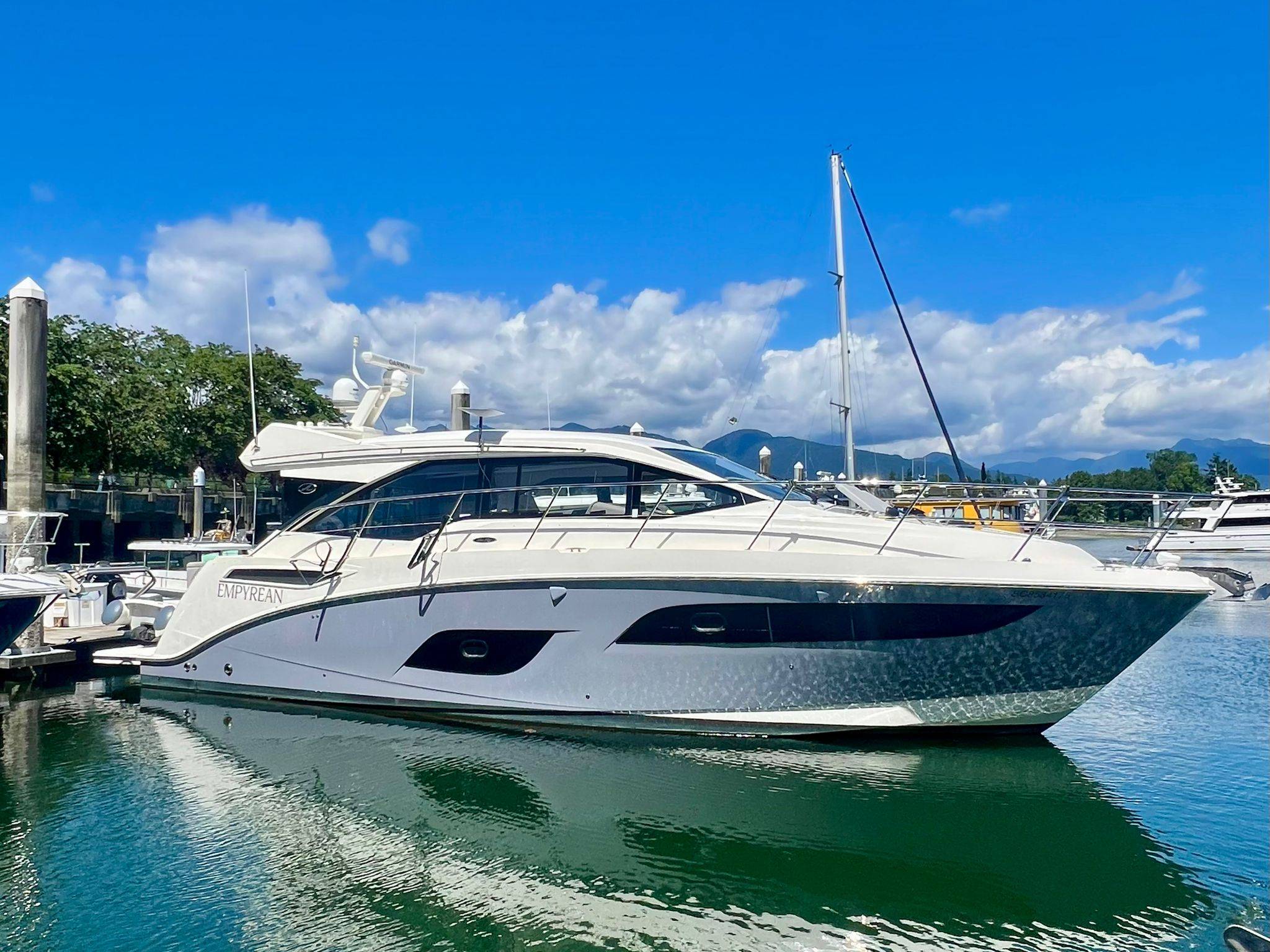 2019 Sea Ray 460 Sundancer
