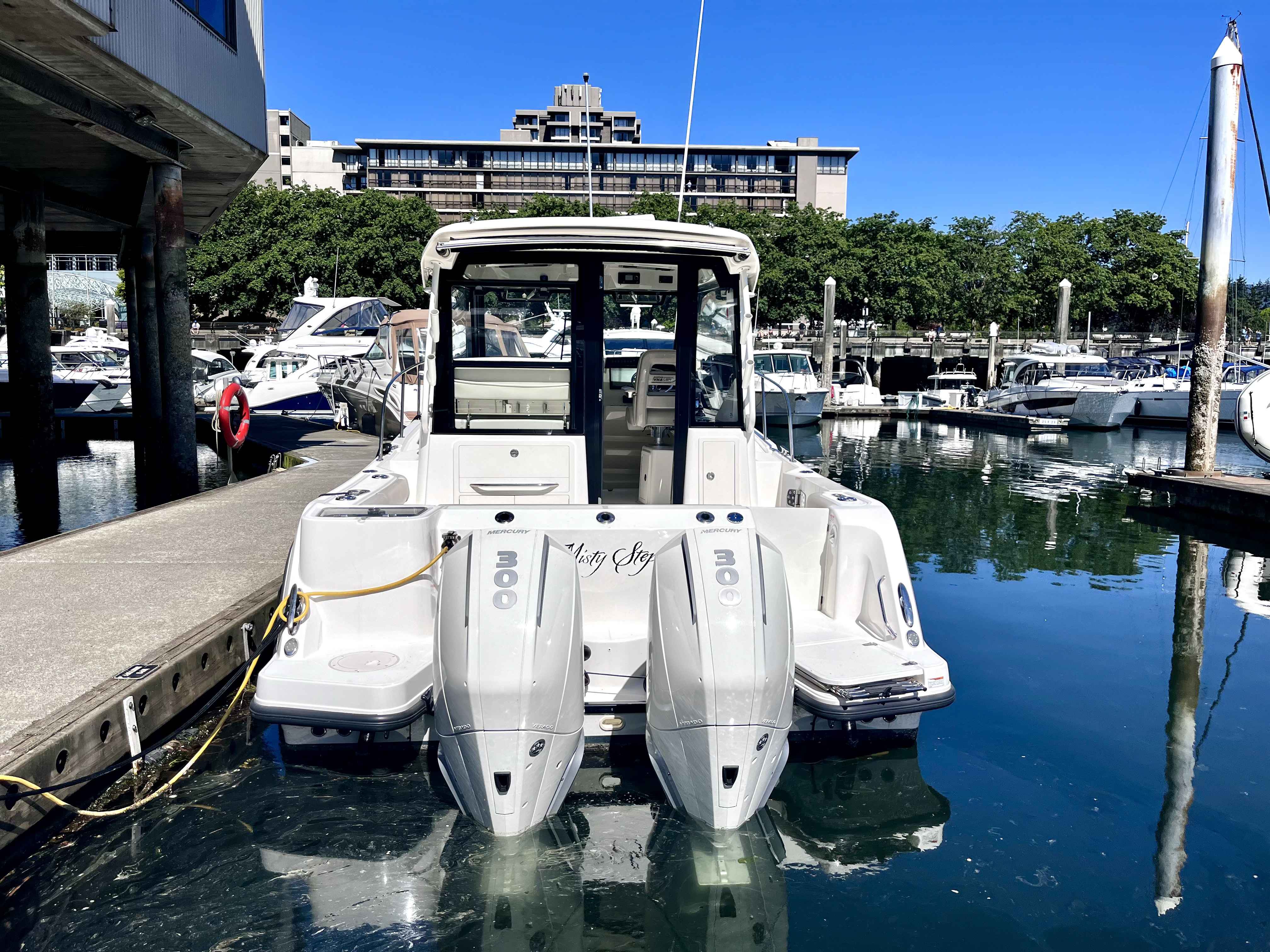 Pre-Owned 2020 Boston whaler 325 Pilothouse for Sale | Vancouver, BC | M&P Yacht Centre | 6a1a1b21a1595ac0f406219b