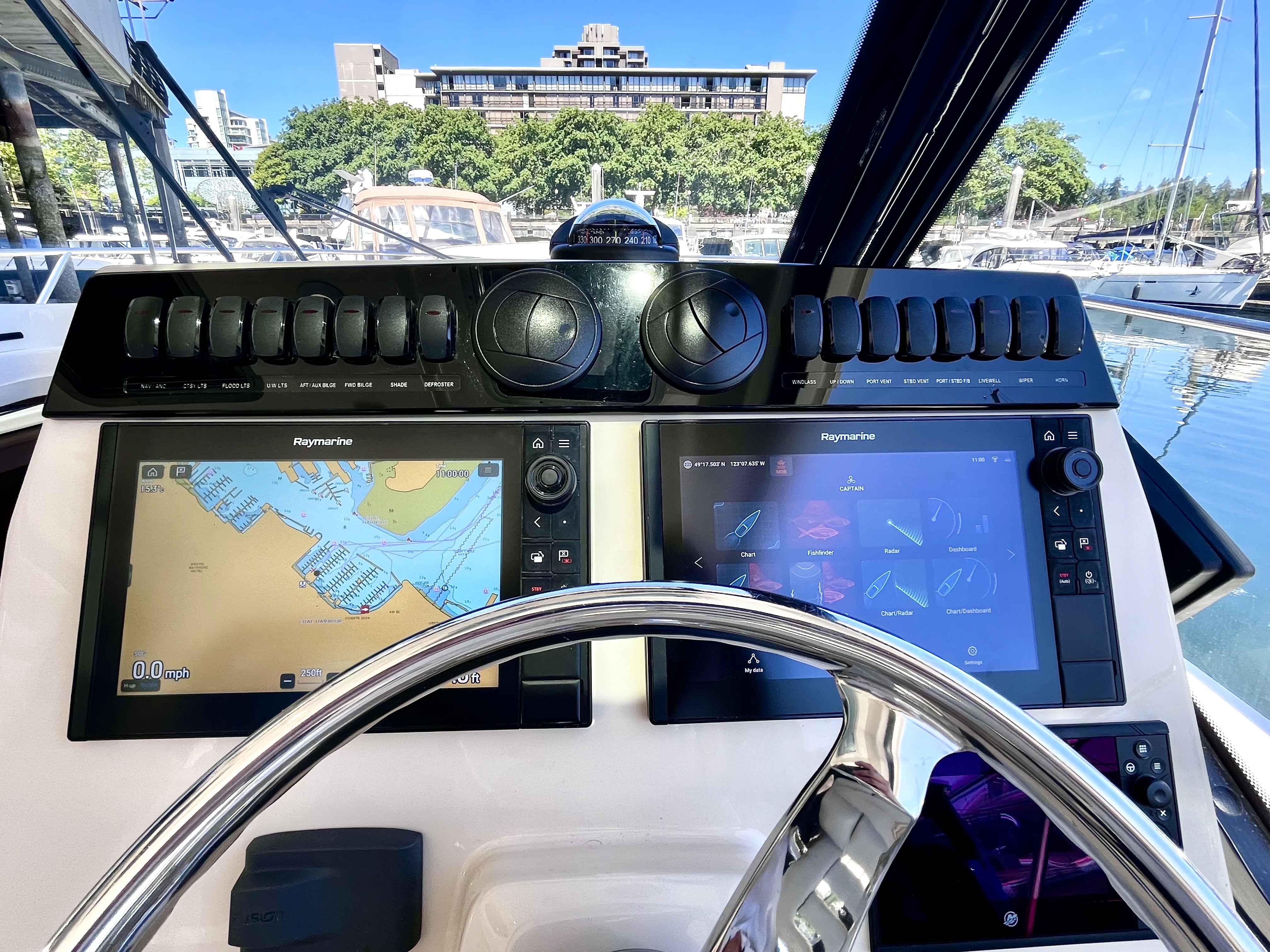 Pre-Owned 2020 Boston whaler 325 Pilothouse for Sale | Vancouver, BC | M&P Yacht Centre | 6a1a1b21a1595ac0f406219b