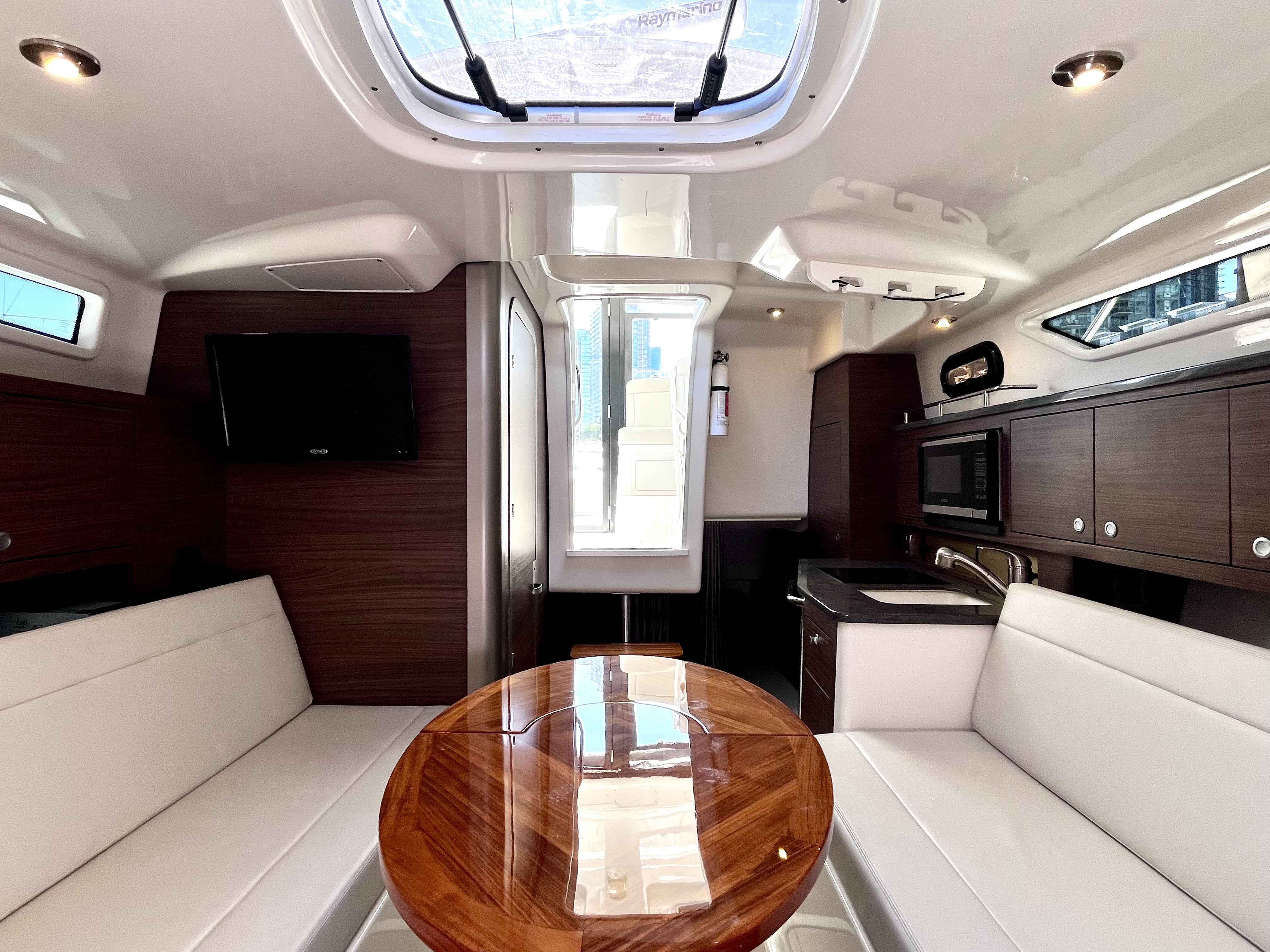 Pre-Owned 2020 Boston whaler 325 Pilothouse for Sale | Vancouver, BC | M&P Yacht Centre | 6a1a1b21a1595ac0f406219b