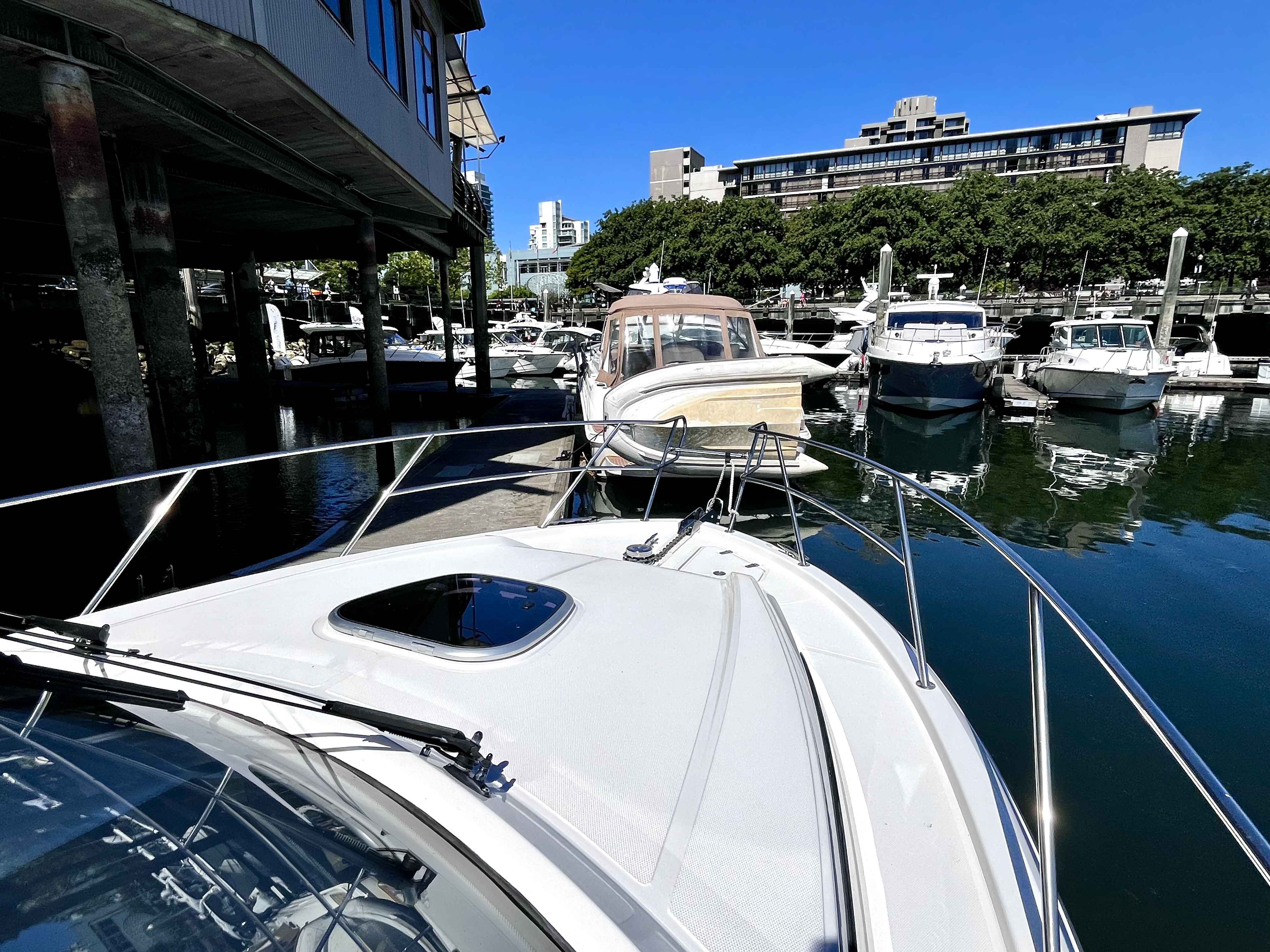 Pre-Owned 2020 Boston whaler 325 Pilothouse for Sale | Vancouver, BC | M&P Yacht Centre | 6a1a1b21a1595ac0f406219b