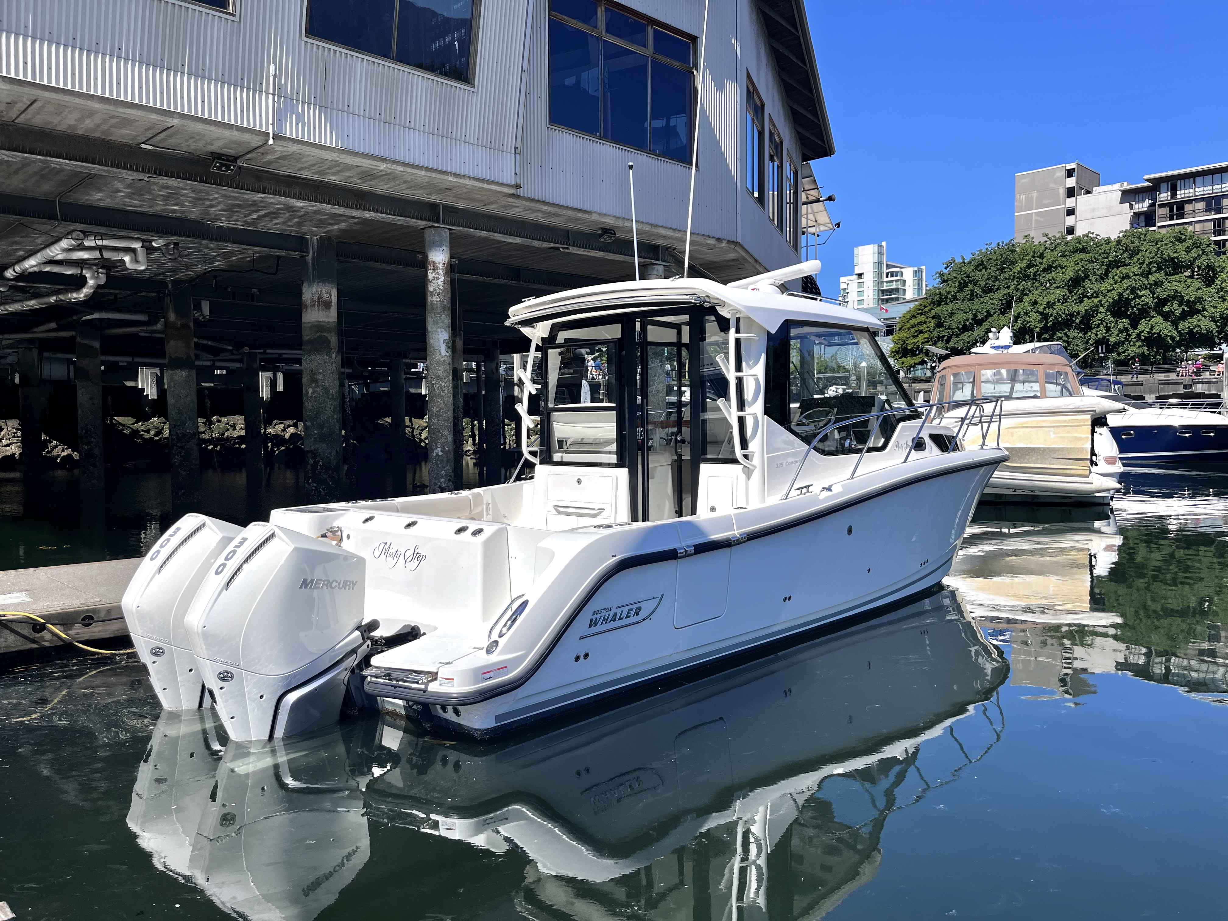 Pre-Owned 2020 Boston whaler 325 Pilothouse for Sale | Vancouver, BC | M&P Yacht Centre | 6a1a1b21a1595ac0f406219b