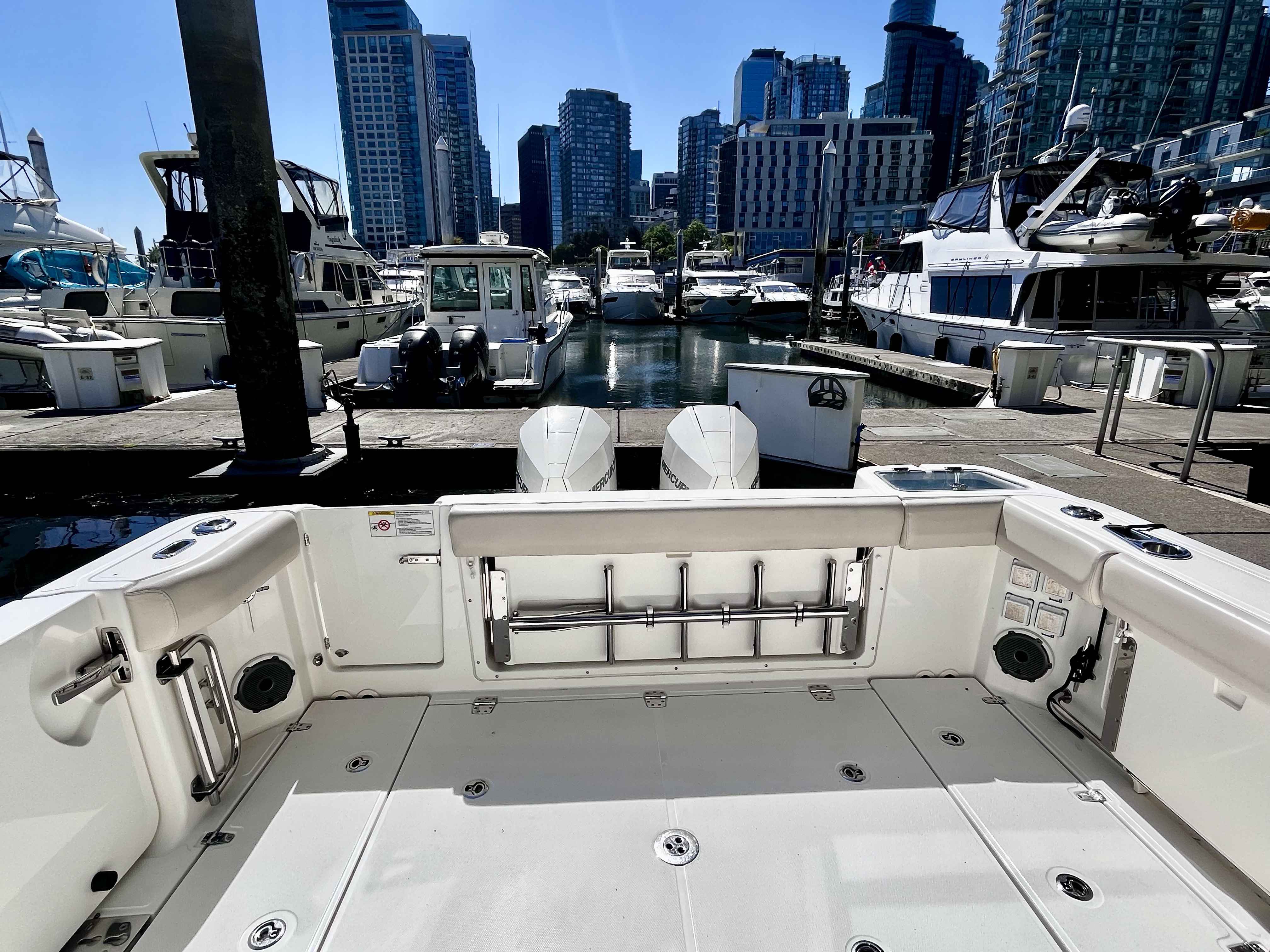 Pre-Owned 2020 Boston whaler 325 Pilothouse for Sale | Vancouver, BC | M&P Yacht Centre | 6a1a1b21a1595ac0f406219b