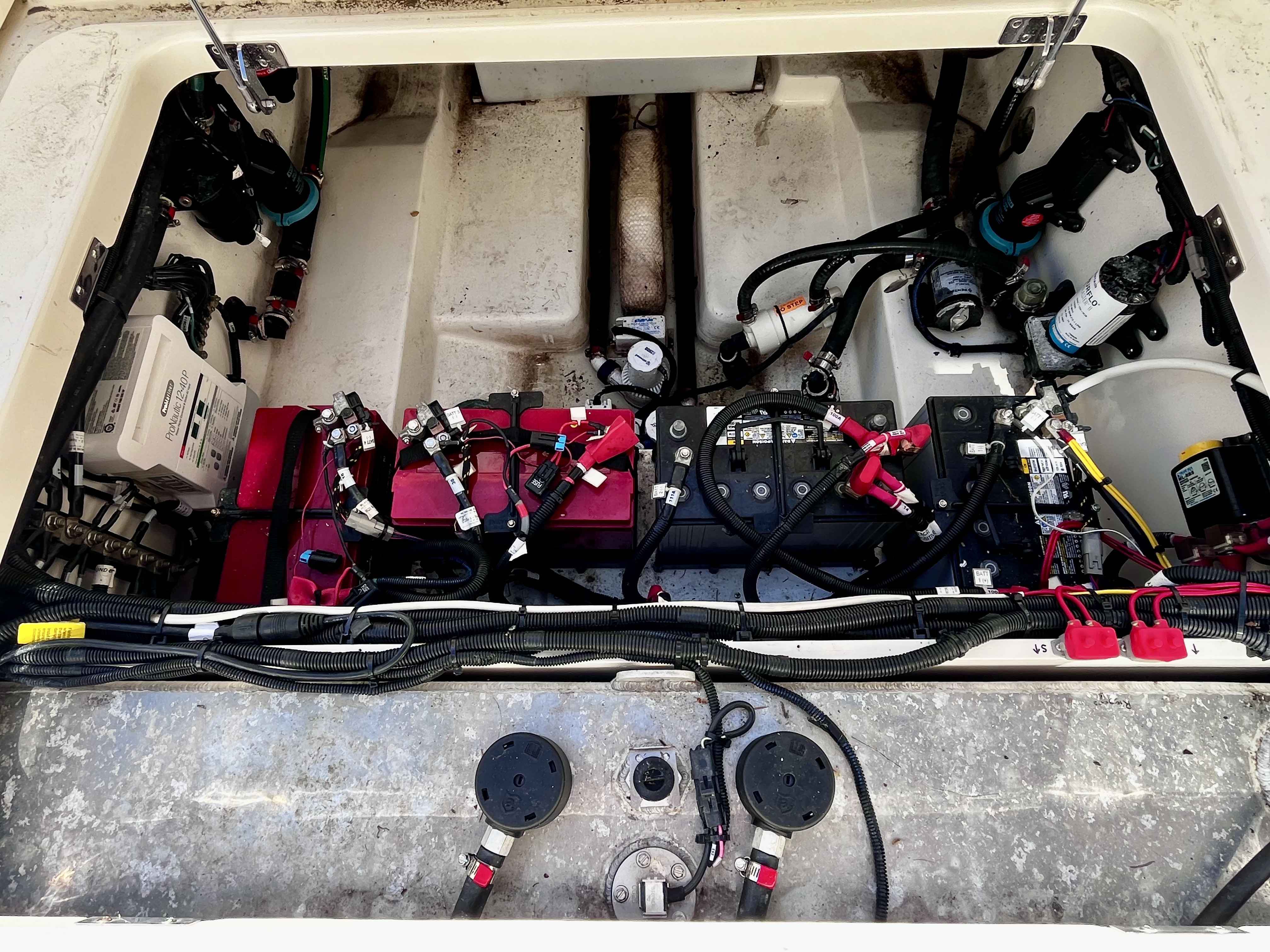 Pre-Owned 2020 Boston whaler 325 Pilothouse for Sale | Vancouver, BC | M&P Yacht Centre | 6a1a1b21a1595ac0f406219b