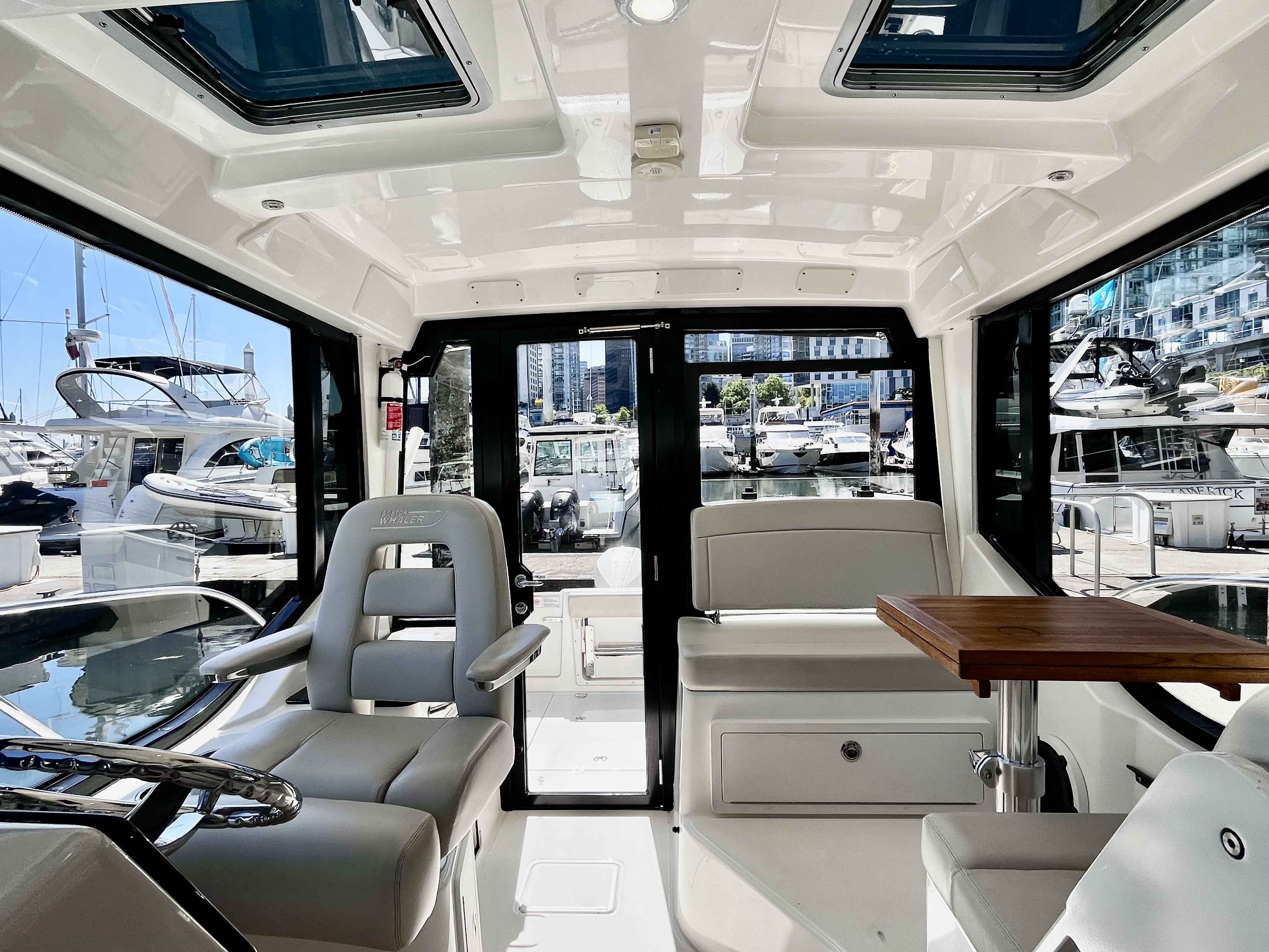 Pre-Owned 2020 Boston whaler 325 Pilothouse for Sale | Vancouver, BC | M&P Yacht Centre | 6a1a1b21a1595ac0f406219b