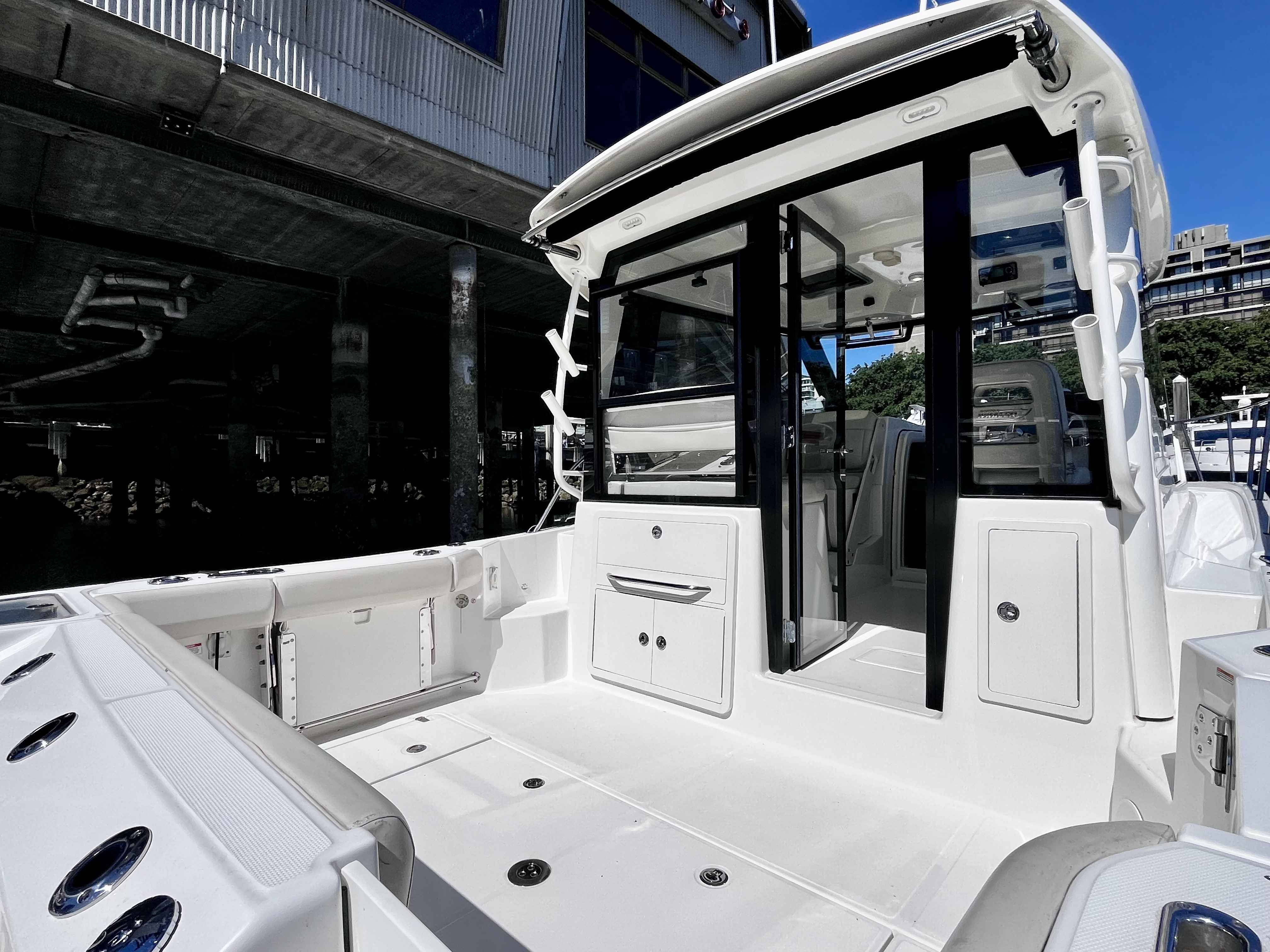 Pre-Owned 2020 Boston whaler 325 Pilothouse for Sale | Vancouver, BC | M&P Yacht Centre | 6a1a1b21a1595ac0f406219b