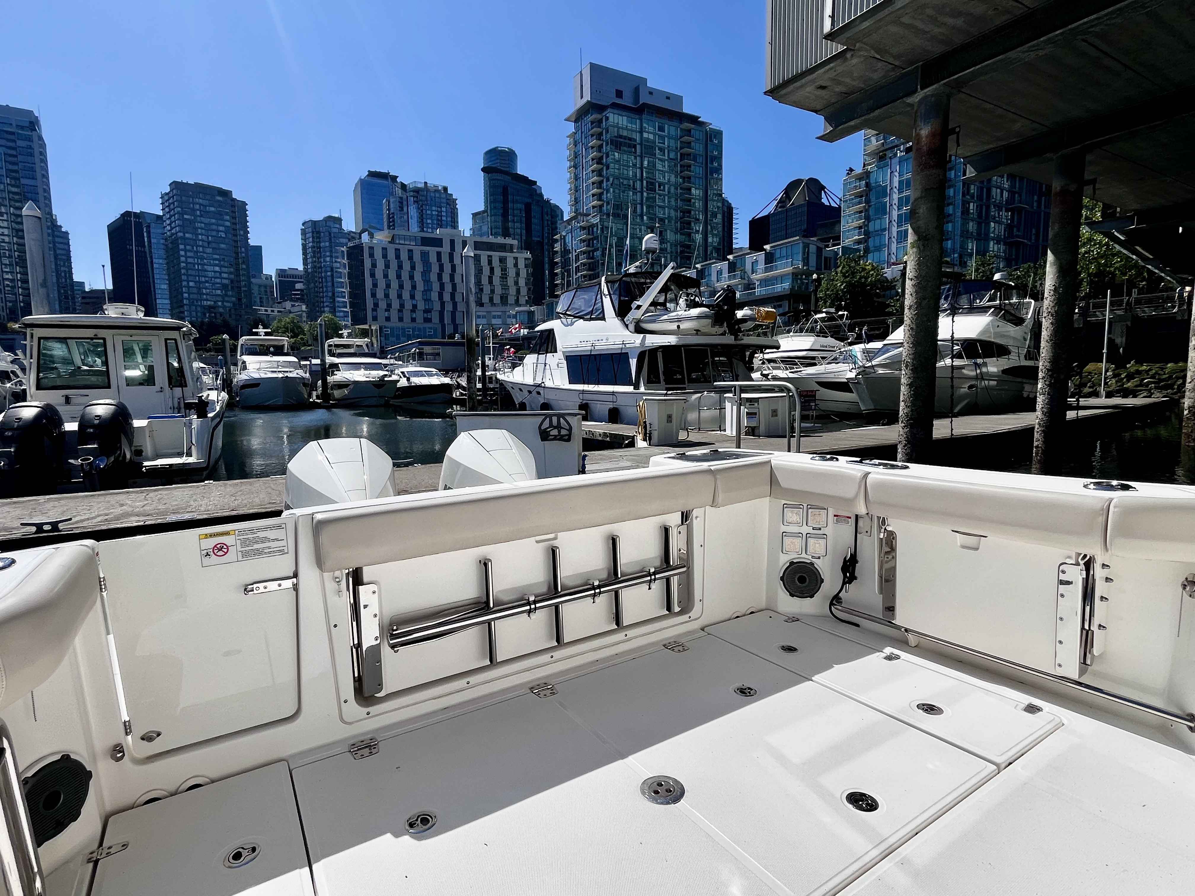 Pre-Owned 2020 Boston whaler 325 Pilothouse for Sale | Vancouver, BC | M&P Yacht Centre | 6a1a1b21a1595ac0f406219b