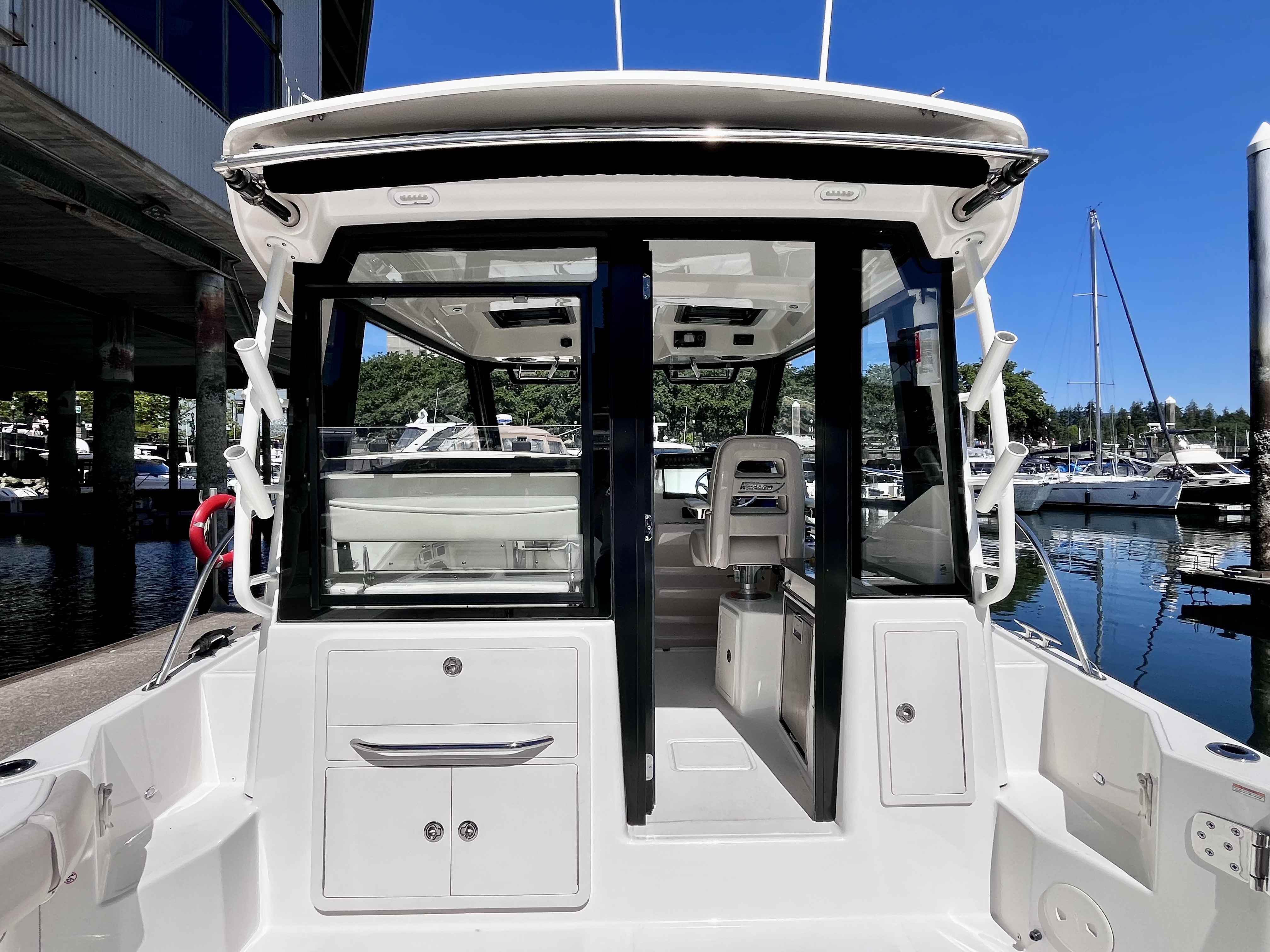 Pre-Owned 2020 Boston whaler 325 Pilothouse for Sale | Vancouver, BC | M&P Yacht Centre | 6a1a1b21a1595ac0f406219b