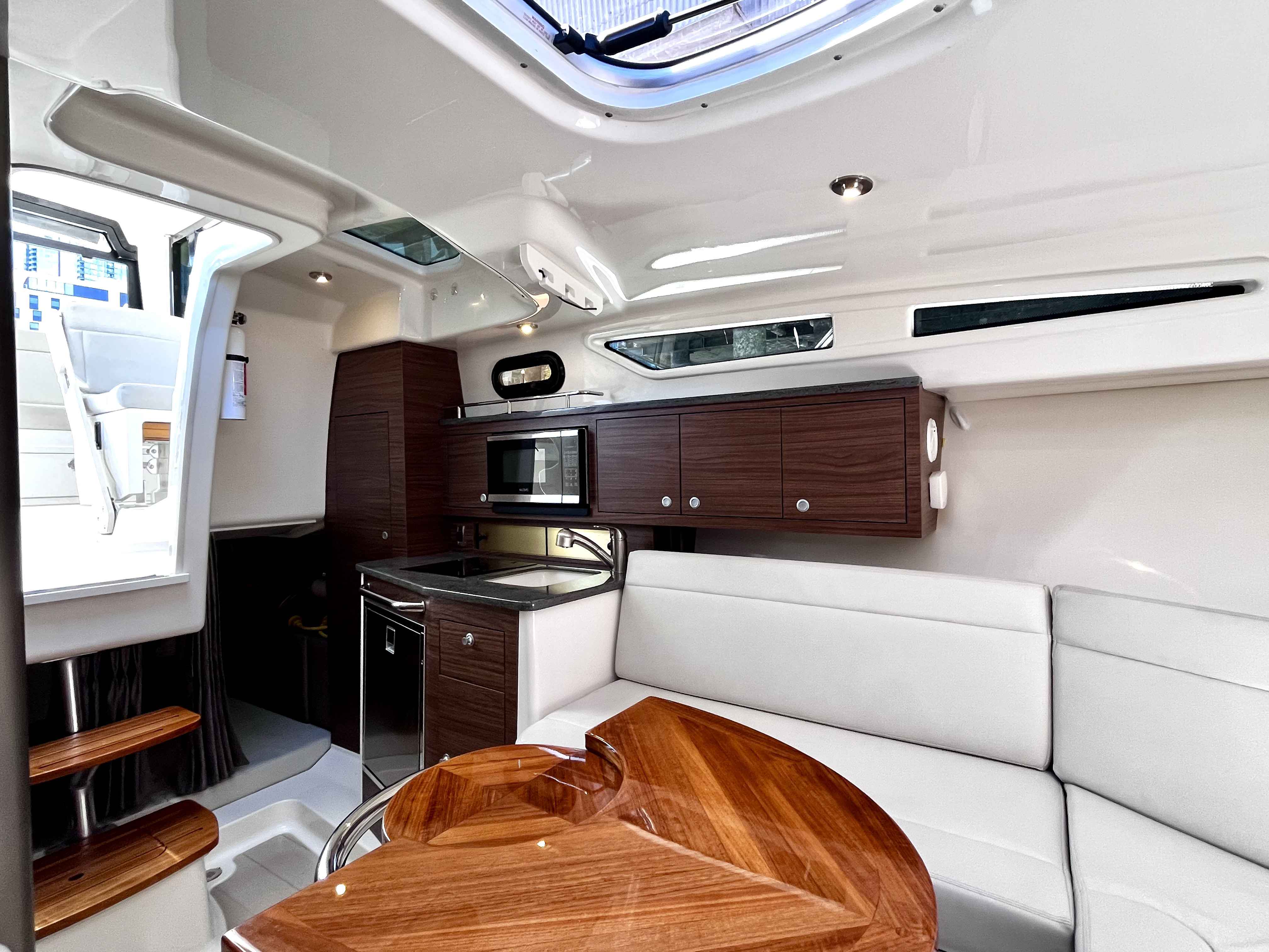 Pre-Owned 2020 Boston whaler 325 Pilothouse for Sale | Vancouver, BC | M&P Yacht Centre | 6a1a1b21a1595ac0f406219b