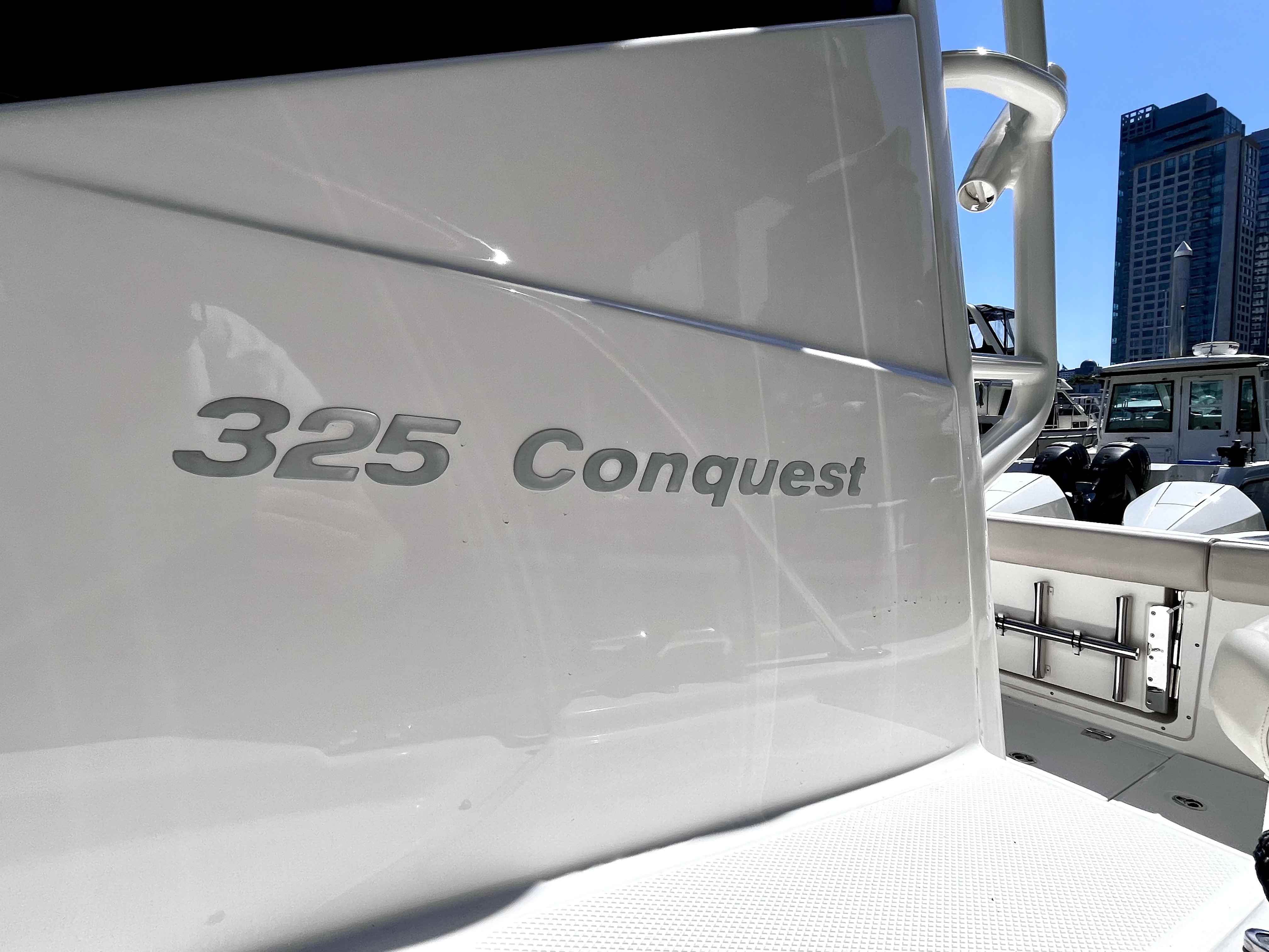 Pre-Owned 2020 Boston whaler 325 Pilothouse for Sale | Vancouver, BC | M&P Yacht Centre | 6a1a1b21a1595ac0f406219b