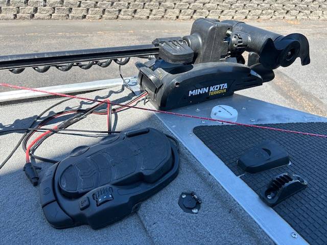  Bass tracker Pro 165-9