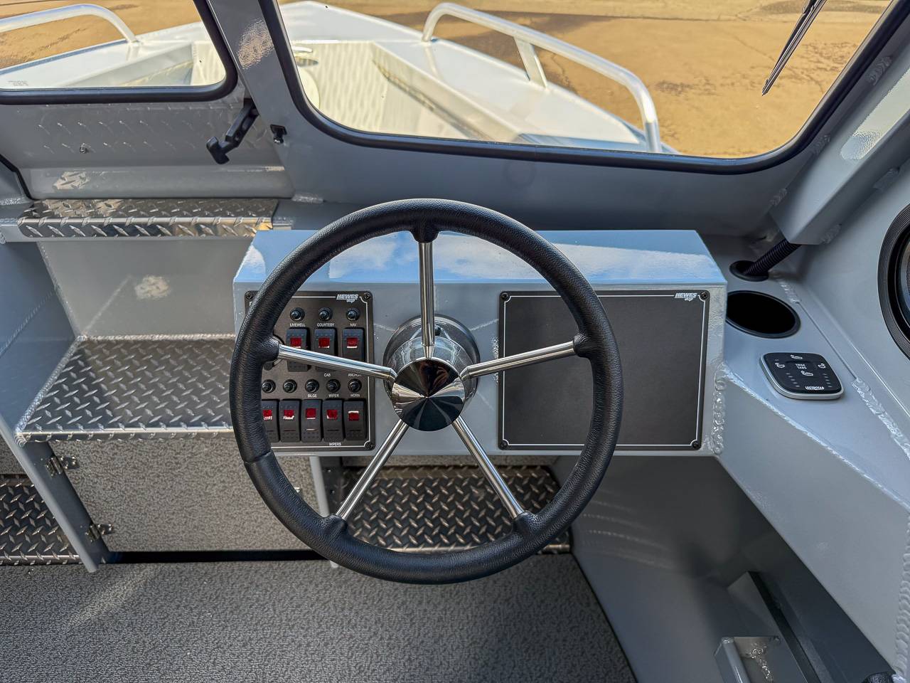 2026 HEWESCRAFT 210 SEA RUNNER HARD TOP