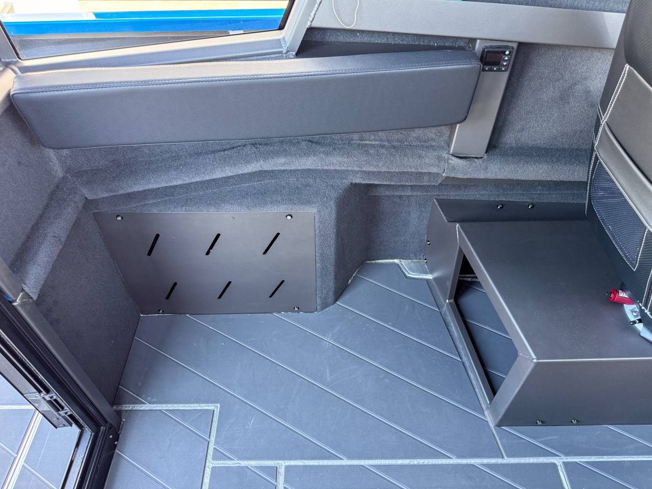 STABICRAFT 2750 ULTRA CENTRECAB (DEALER DEMO)