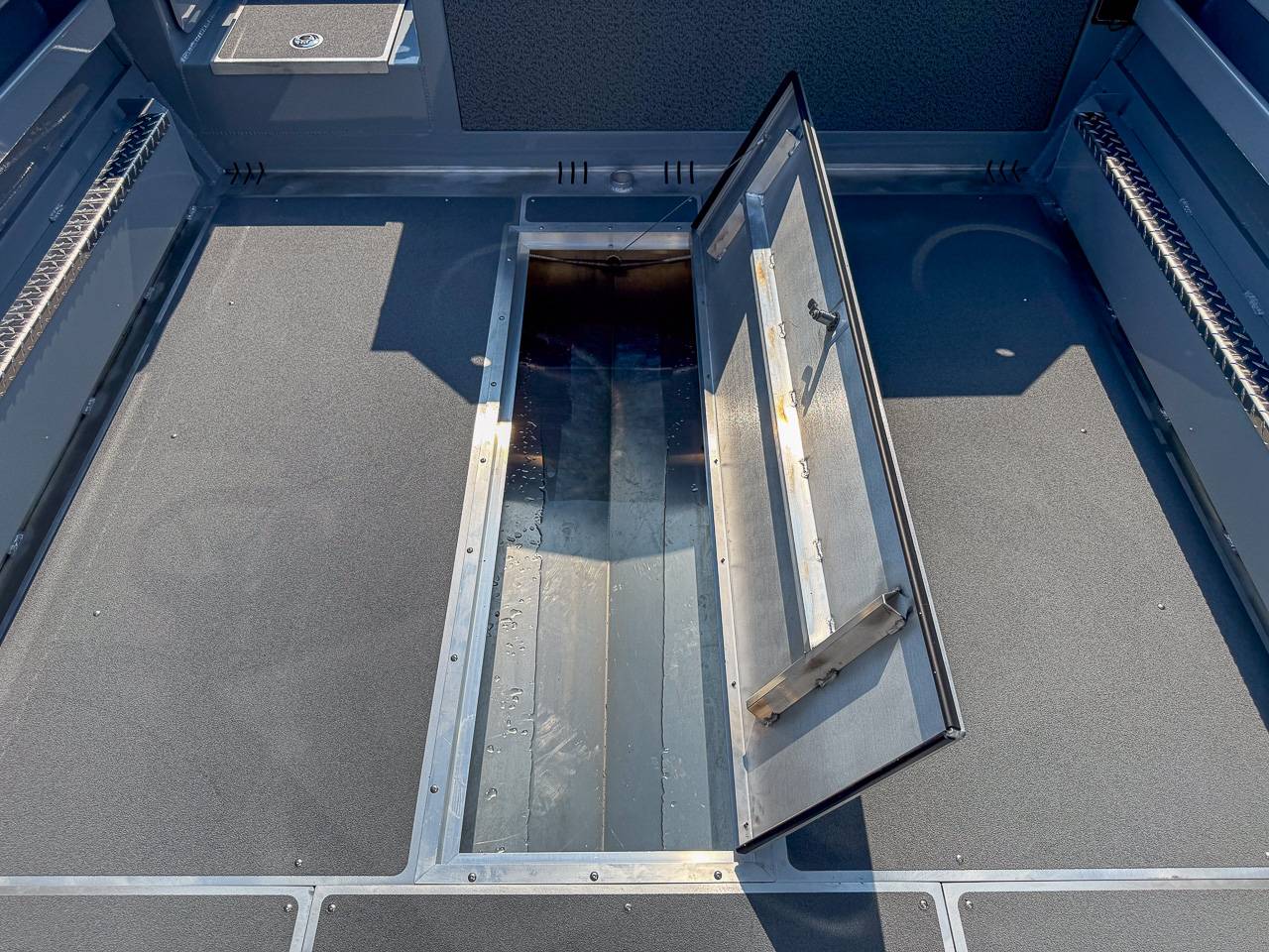 2026 HEWESCRAFT 240 OCEAN PRO HARD TOP