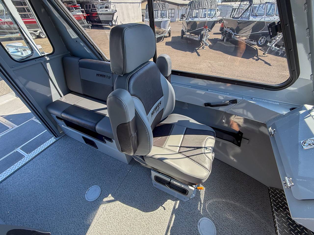 2026 HEWESCRAFT 210 SEA RUNNER HARD TOP