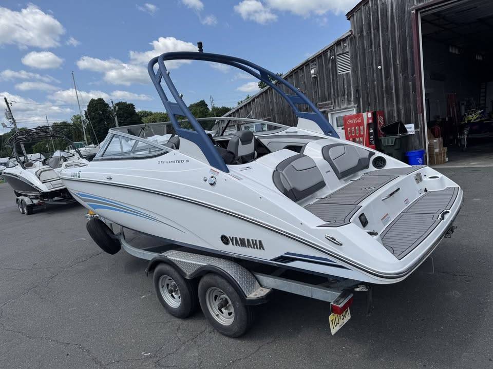 2018 Yamaha 212 LIMITED S-3
