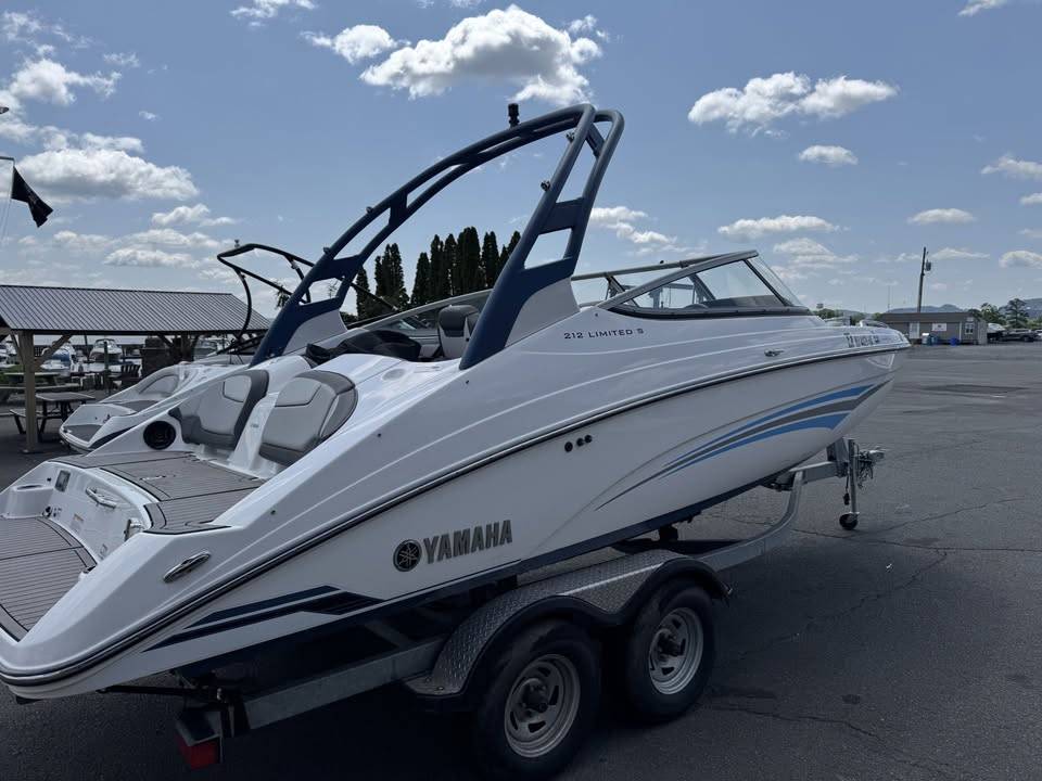 2018 Yamaha 212 LIMITED S-4