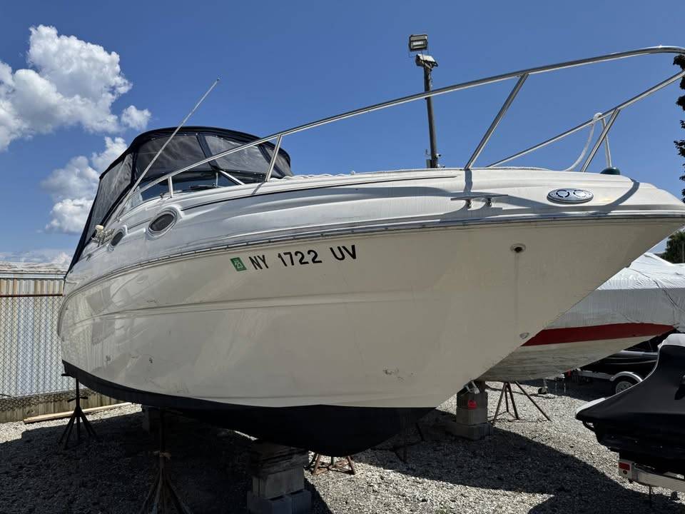 2001 Searay 240 Cabin Cruiser