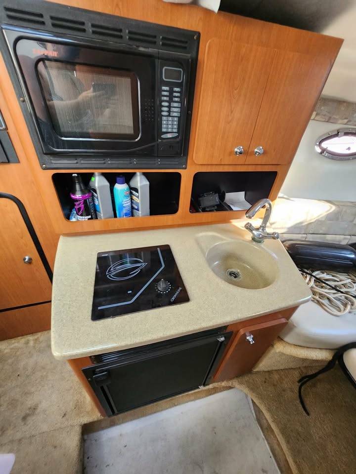 2005 CROWNLINE 270 CR WITH TRIPLE AXLE TRAILER-8