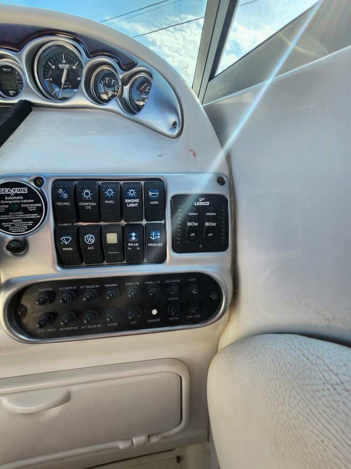 2005 CROWNLINE 270 CR WITH TRIPLE AXLE TRAILER-19
