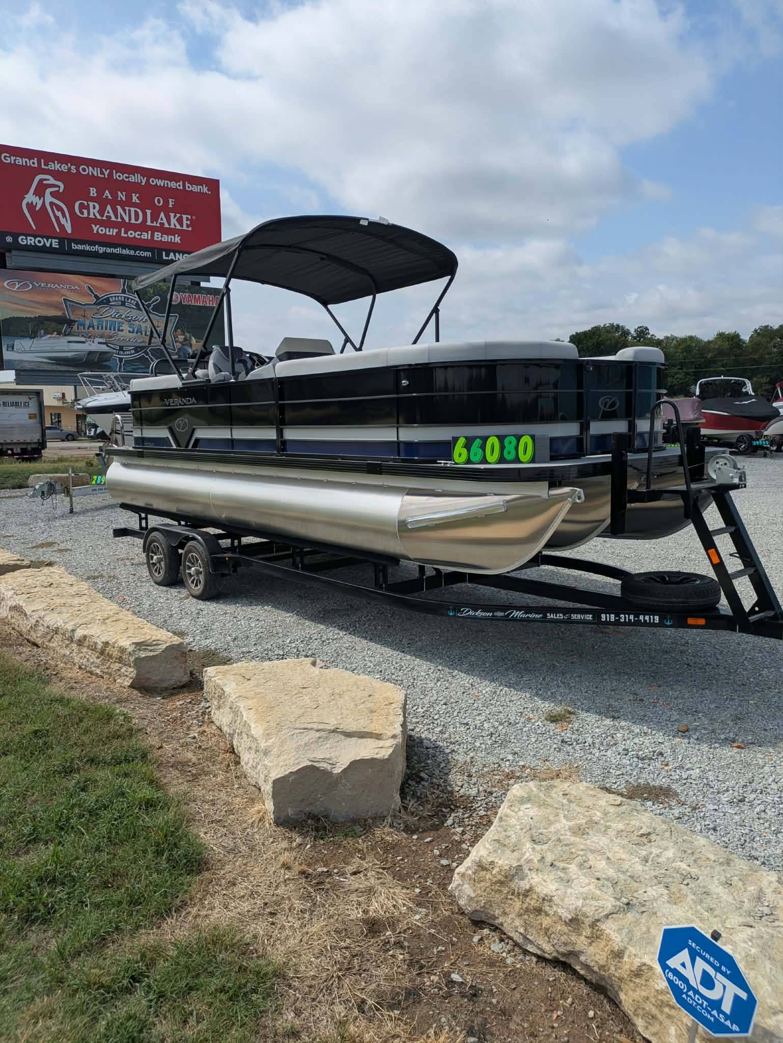 2027 VERANDA VISTA VIEW 22RC W/ 2027 YAMAHA F150LD W/ 2027 HAUL RITE TRAILER