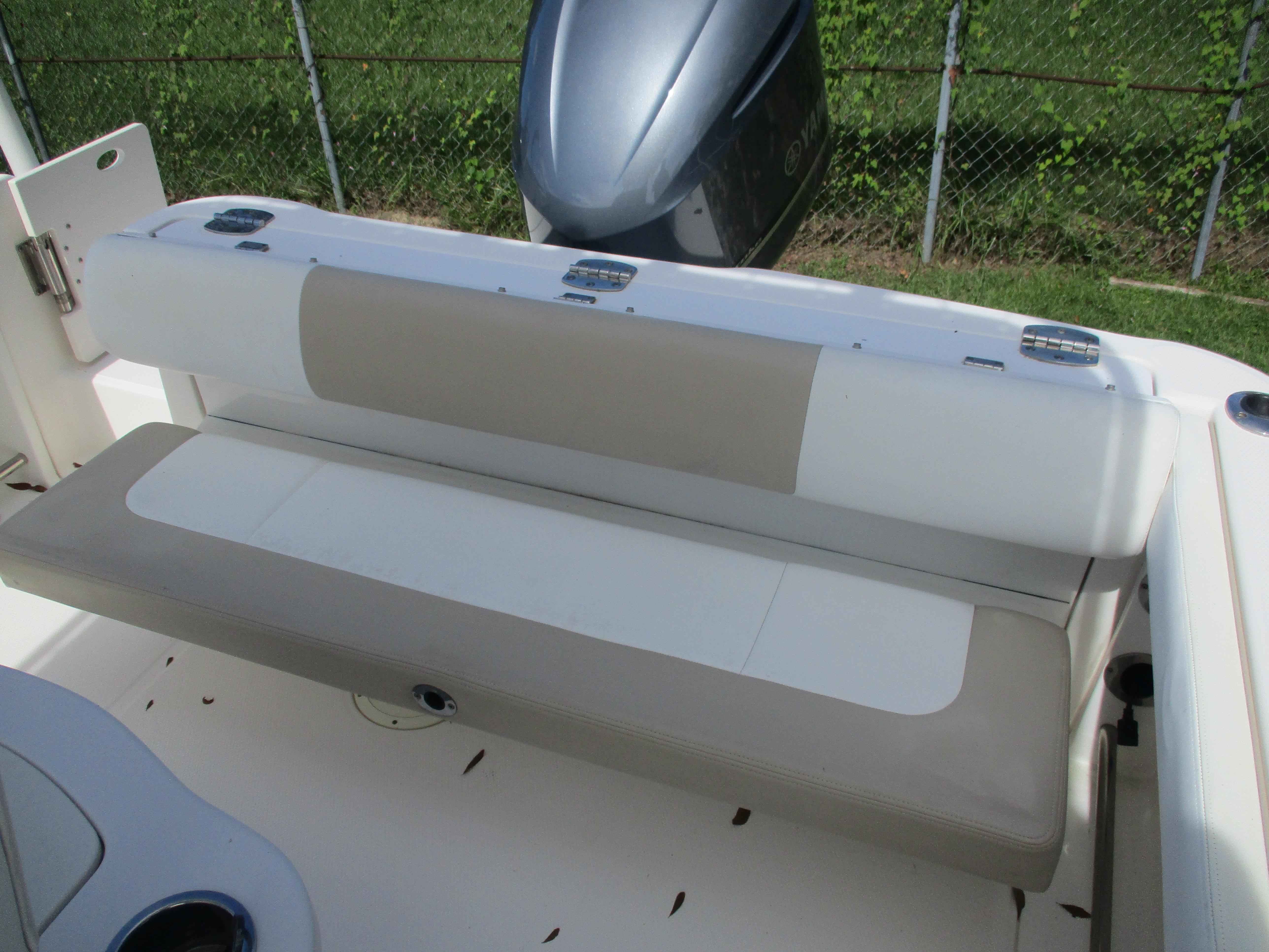 2018 ROBALO R222-12