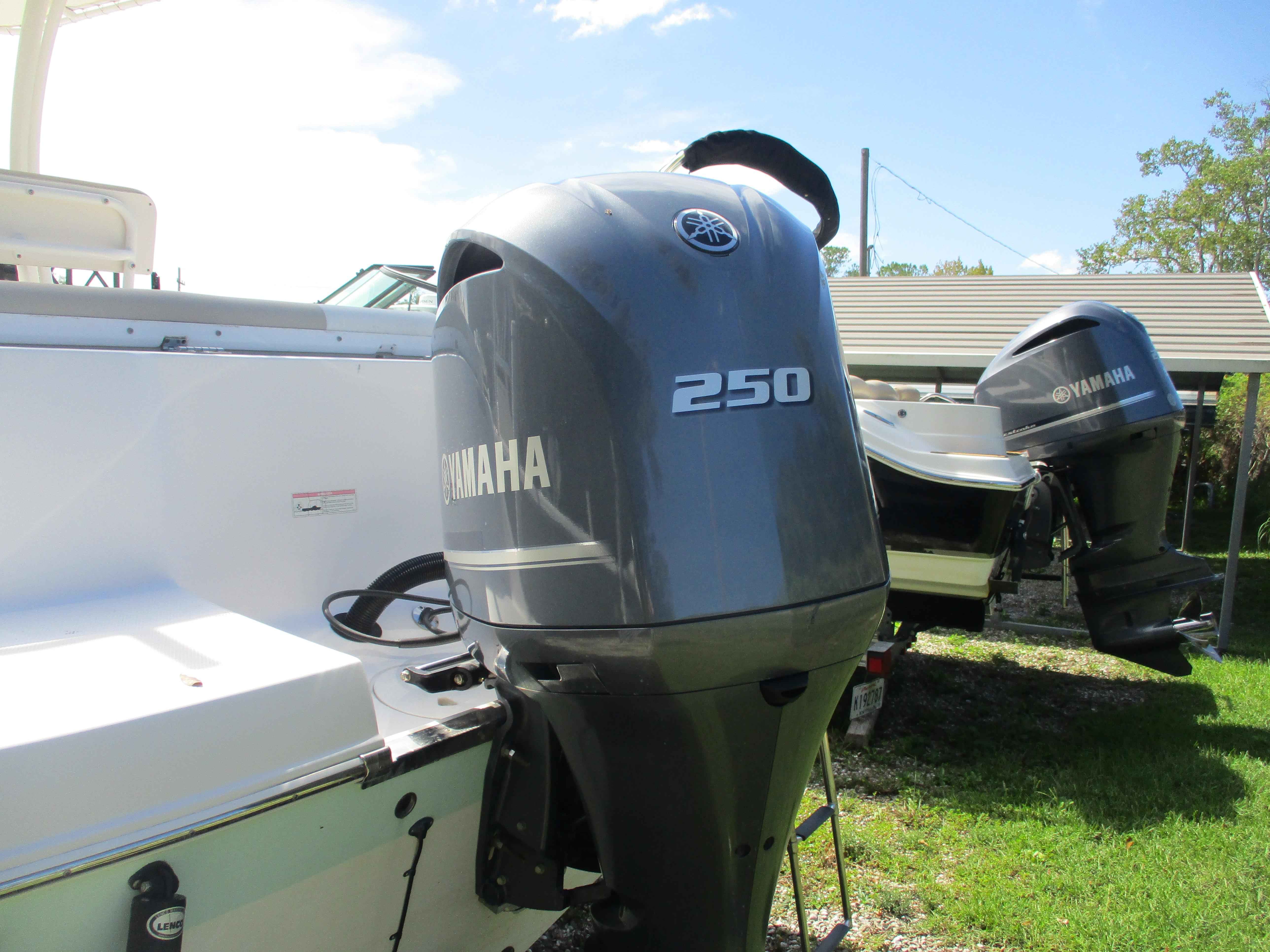 2018 ROBALO R222-6