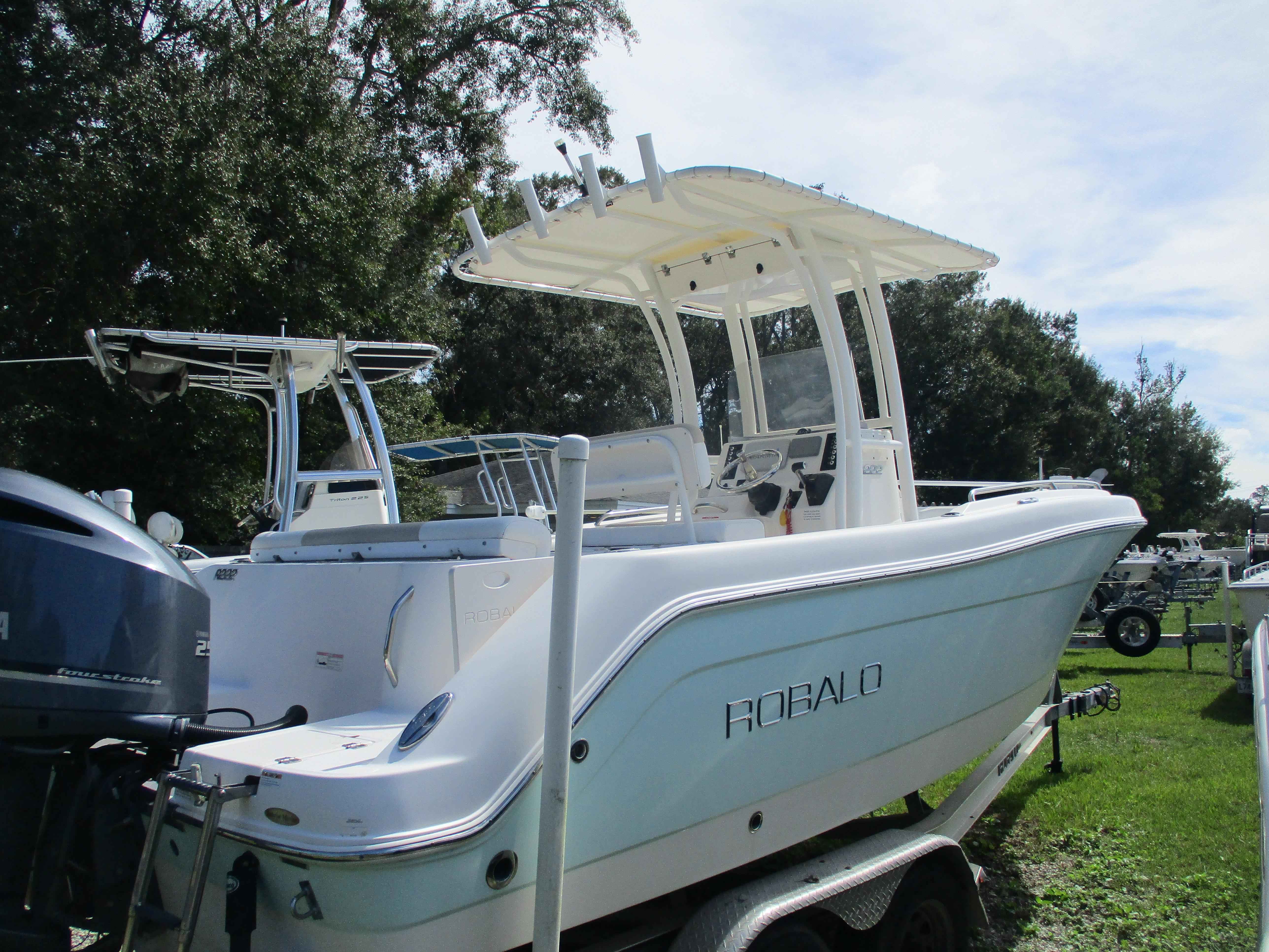 2018 ROBALO R222-4
