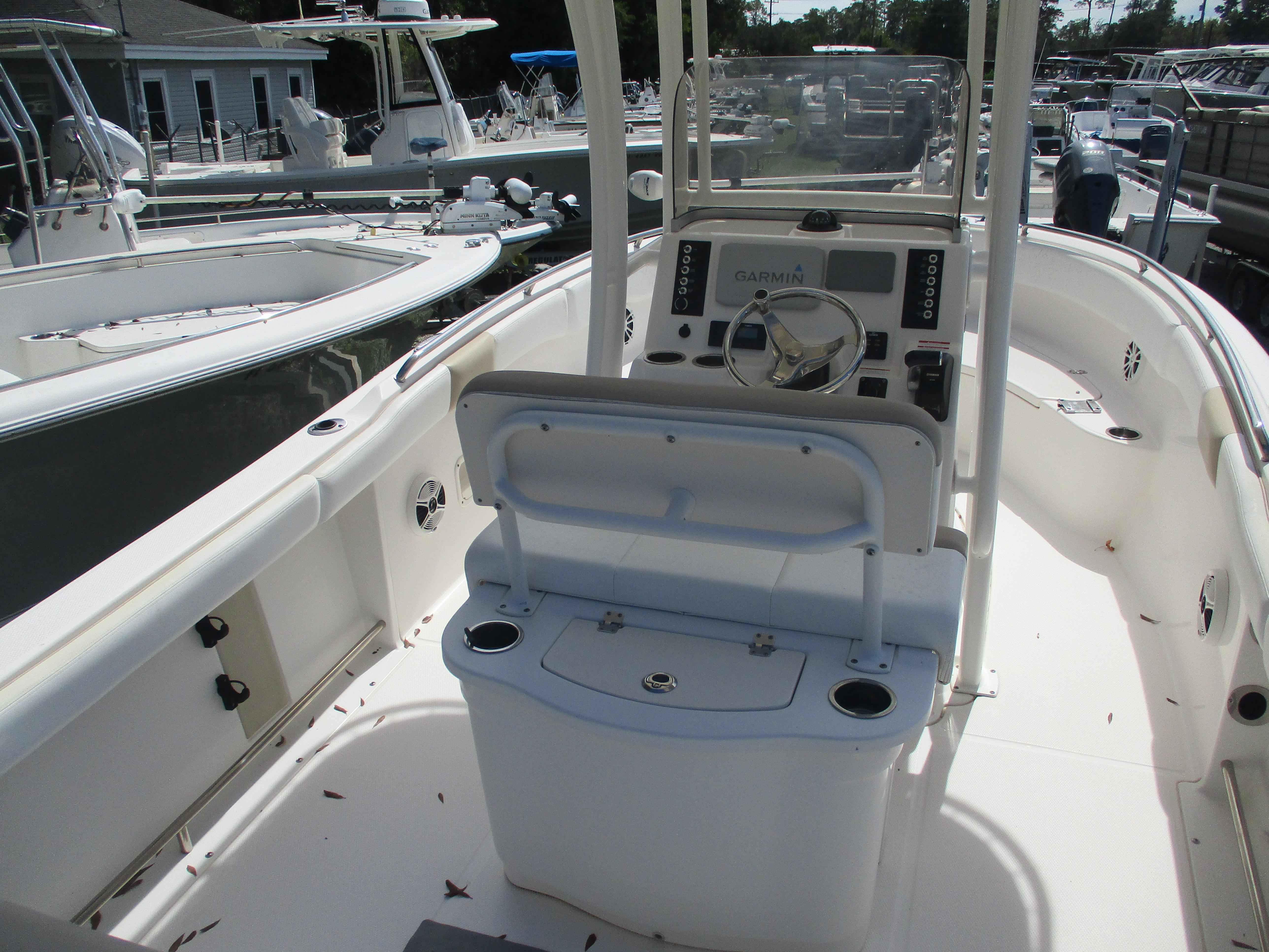 2018 ROBALO R222-15