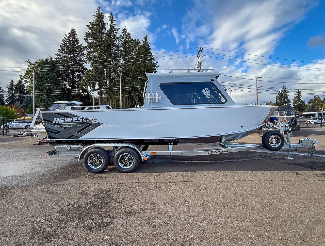 2027 HEWESCRAFT 240 OCEAN PRO HARD TOP