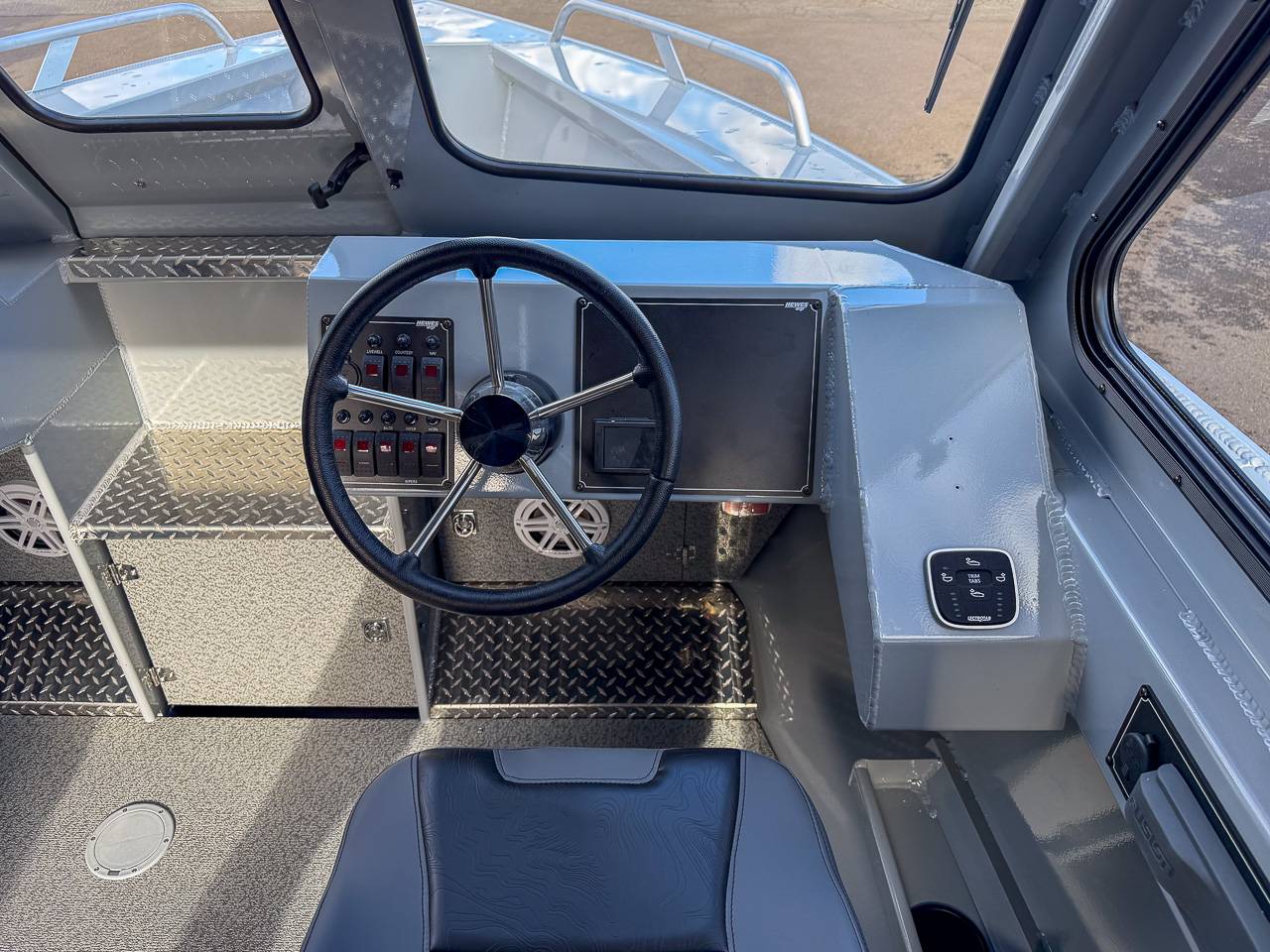 2027 HEWESCRAFT 240 OCEAN PRO HARD TOP