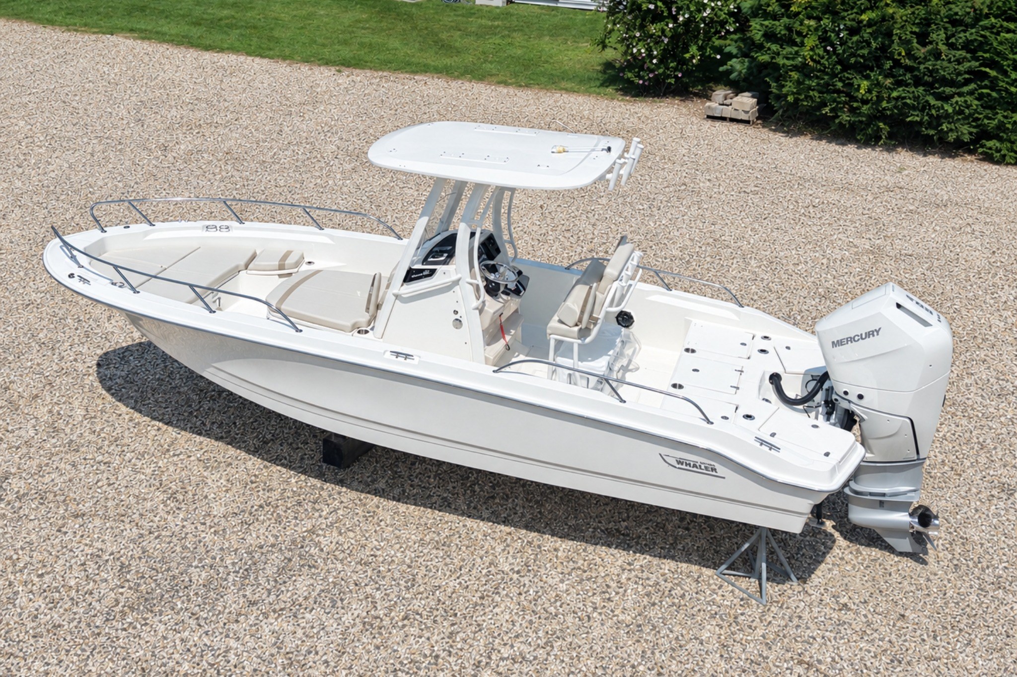 2027 Boston whaler 250 Dauntless